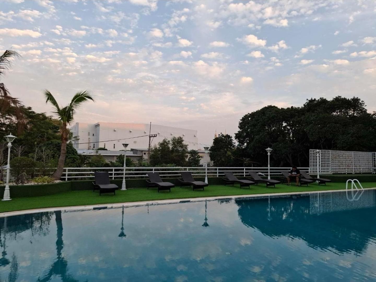 โรงแรม First Pacific Cirrus Pattaya