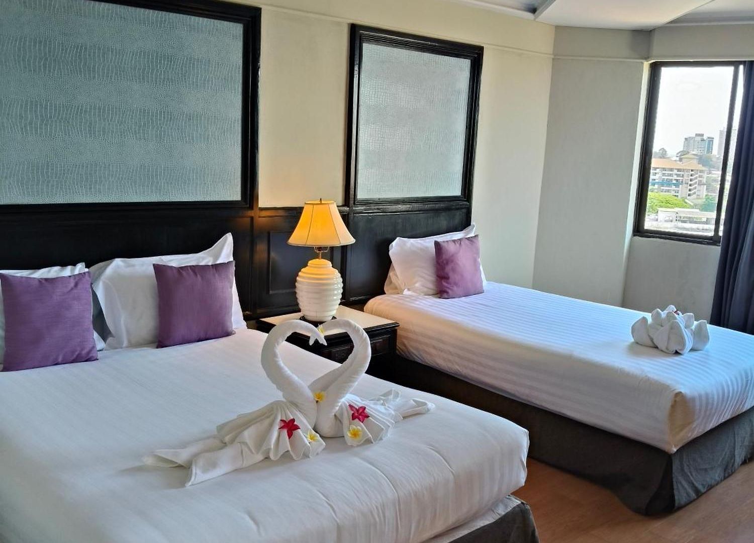 First Pacific Cirrus โรงแรม 4*