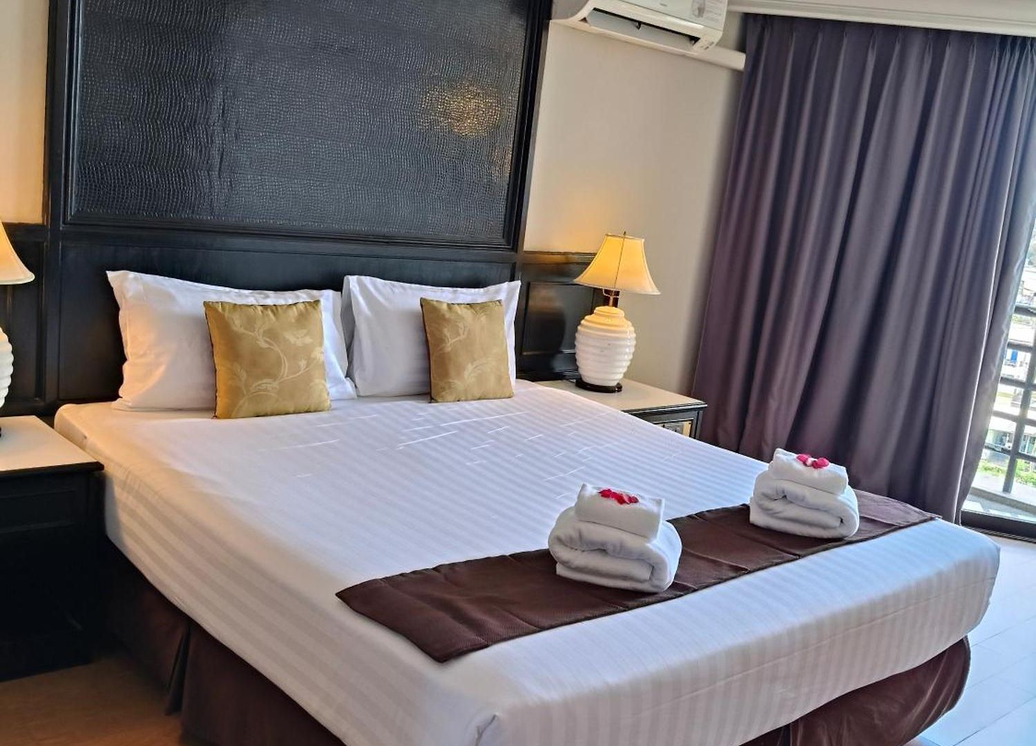 โรงแรม First Pacific Cirrus Pattaya