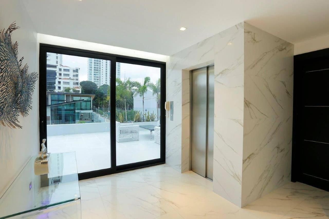 Near & Walk Street Luxury