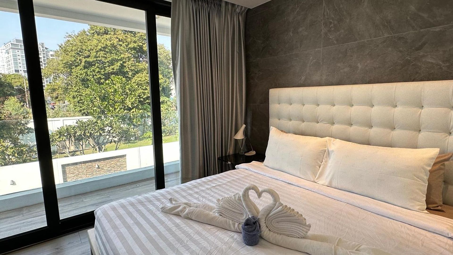 Near & Walk Street Luxury Villa *