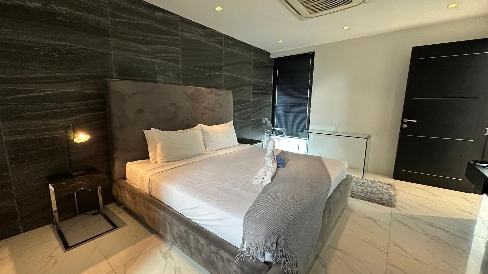 Villa Near & Walk Street Luxury Pattaya
