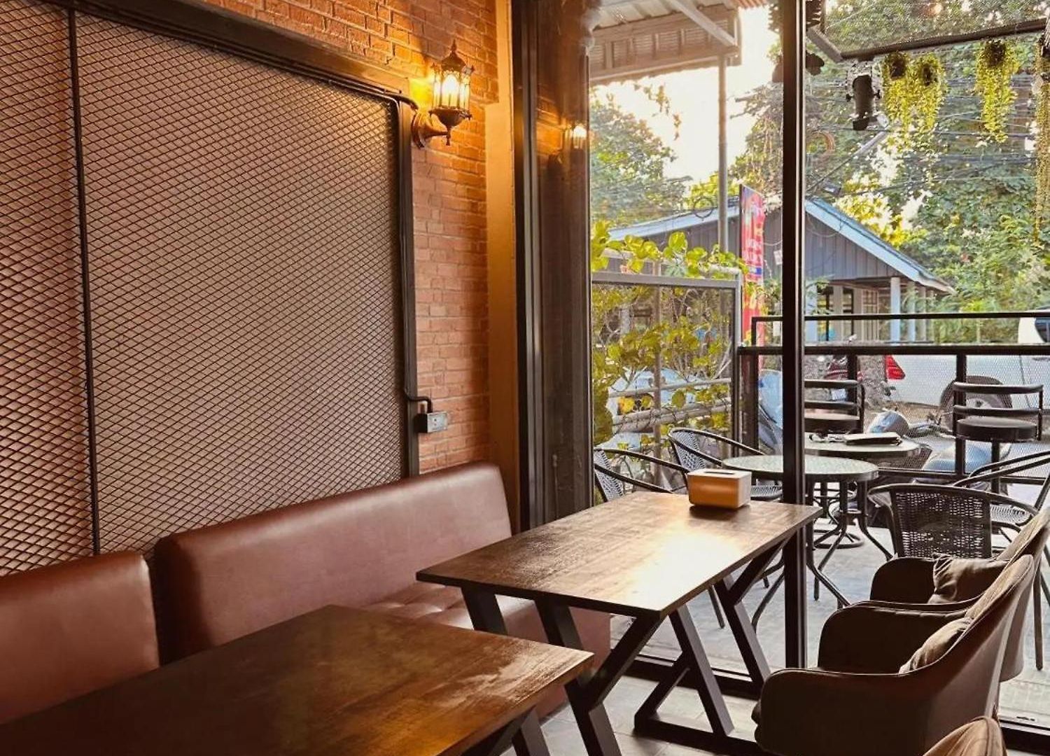 Friends Station & Cafe ที่พัก