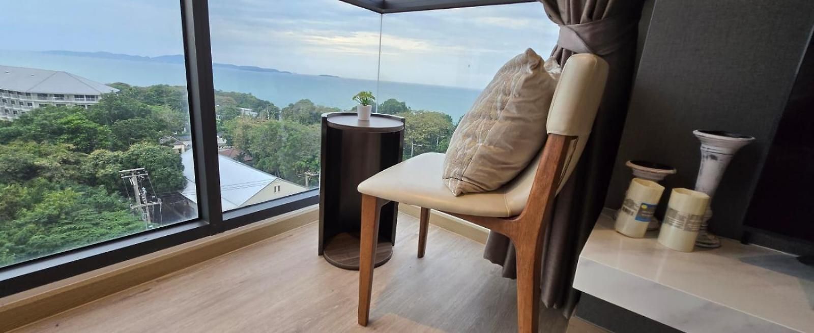 อพาร์ทเม้น Sea View 2 Bed Luxury - Perfect Location Pattaya