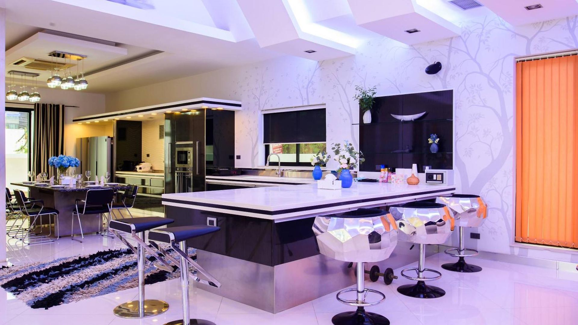 วิลล่า 900m2 Near Walkstreet Luxury Pool Pattaya