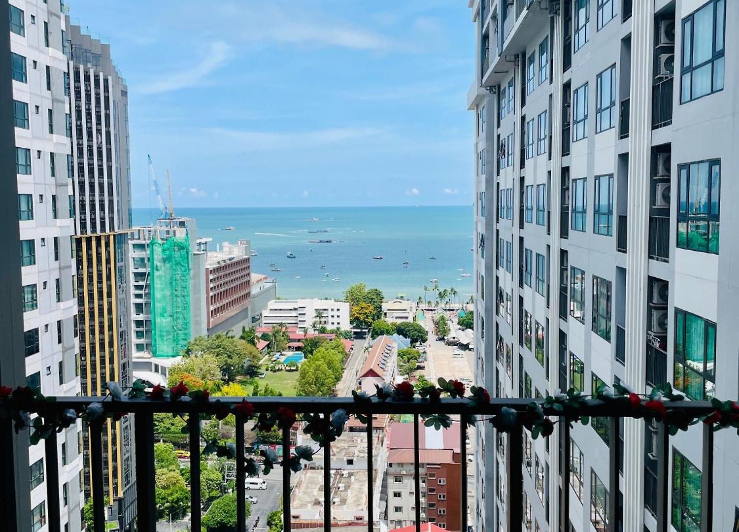 The Base 2 Bed 2 Bath By Pupu อพาร์ทเม้น Pattaya