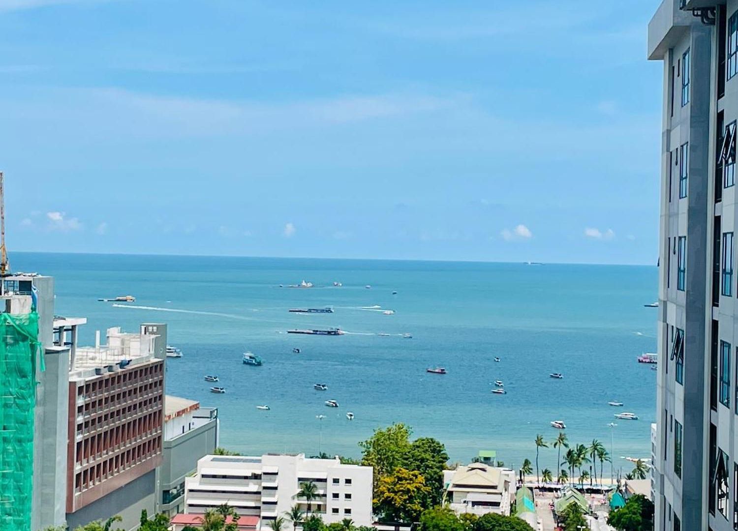 อพาร์ทเม้น The Base 2 Bed 2 Bath By Pupu Pattaya
