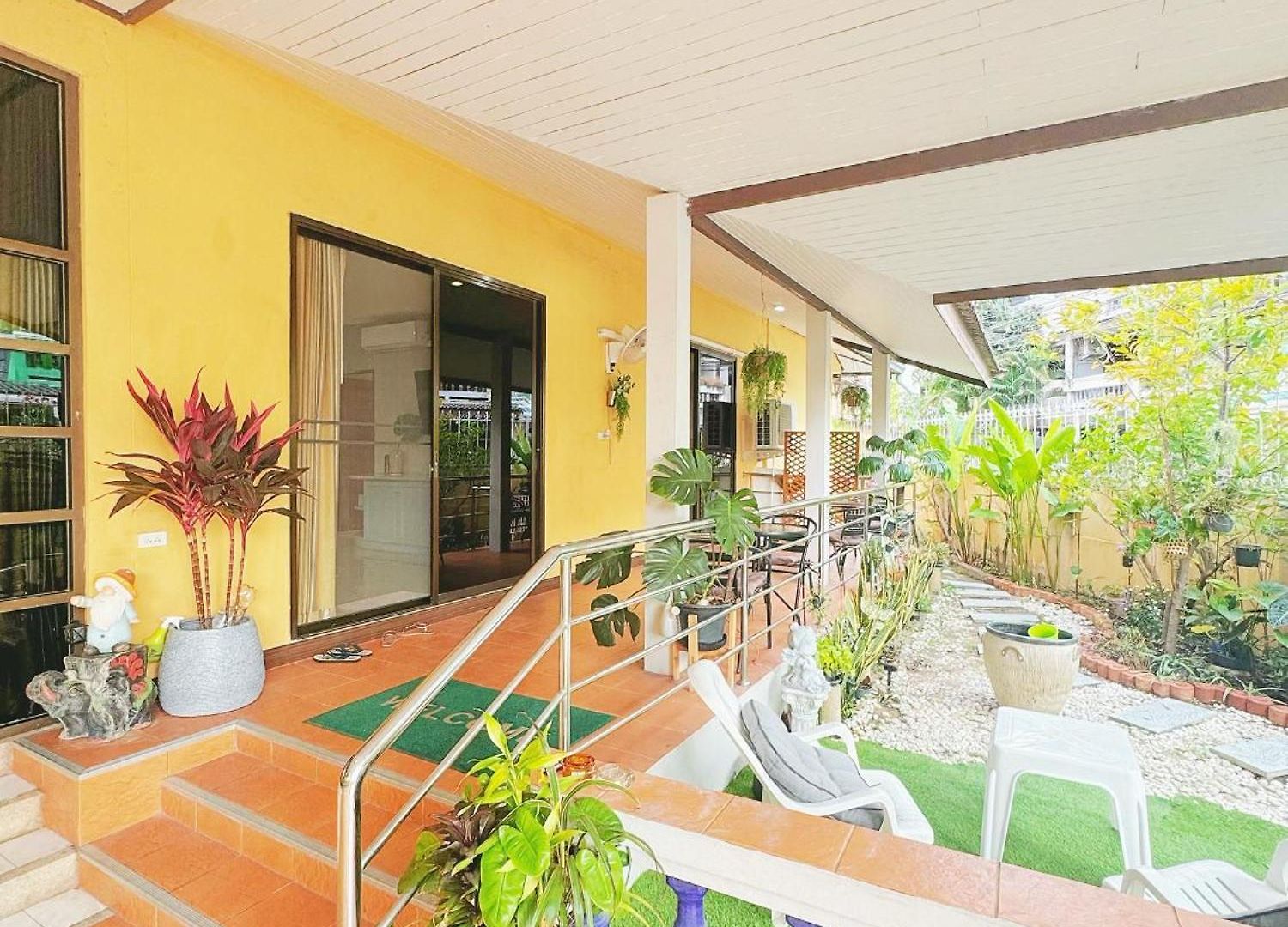 Sun And Moon House Pattaya