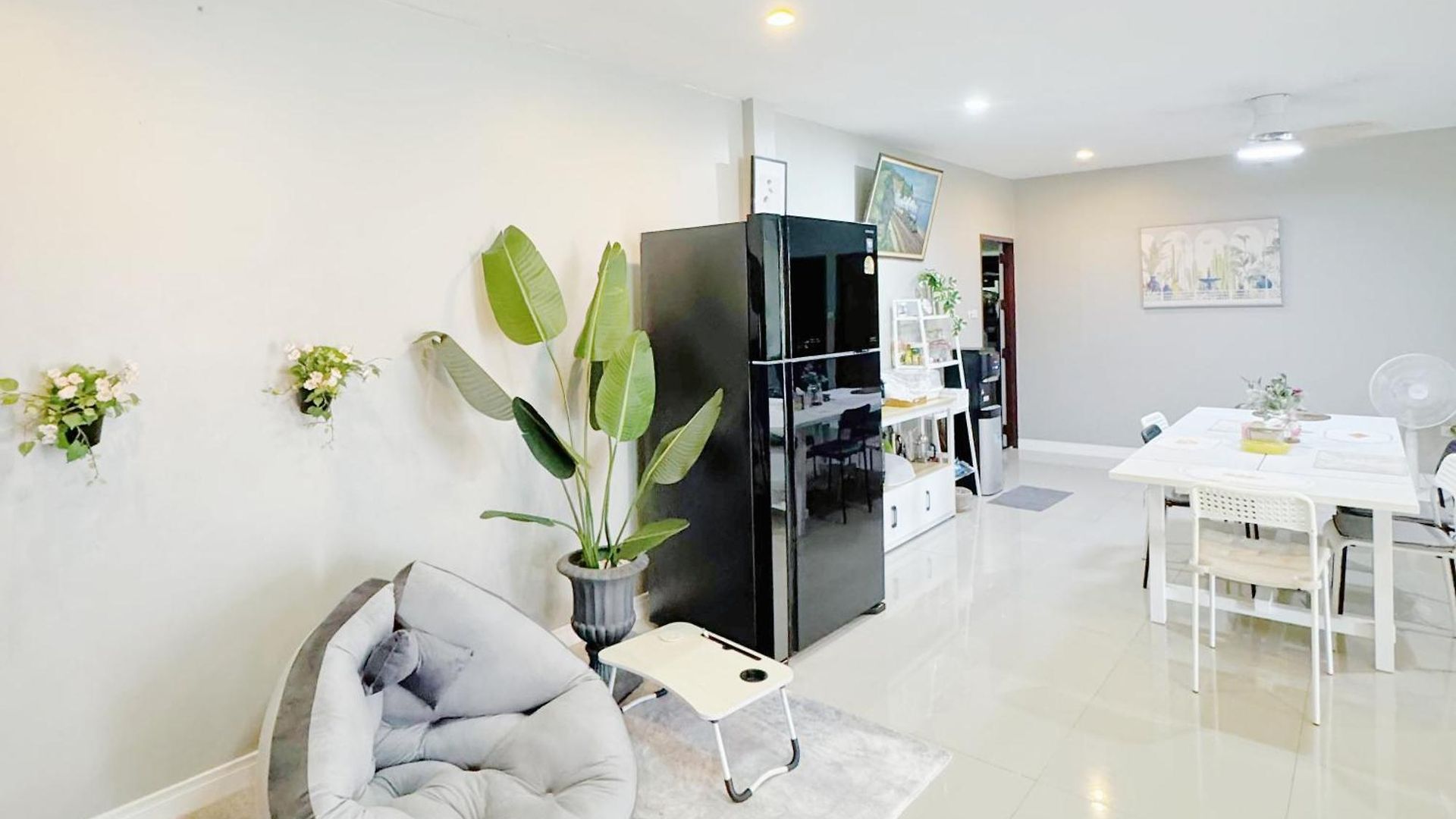 Sun And Moon House * Pattaya