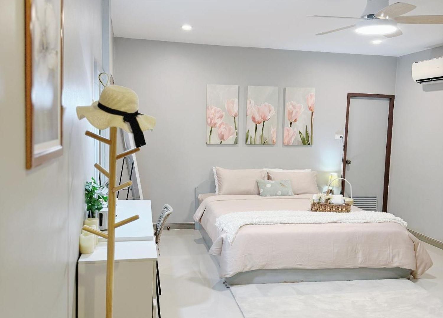 Sun And Moon House Pattaya
