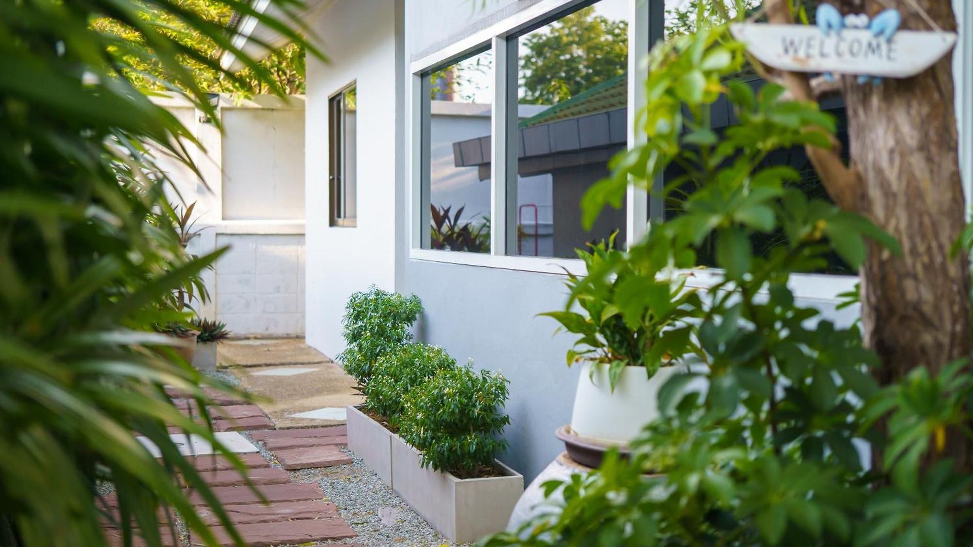 Cozy Gray Garden Pattaya