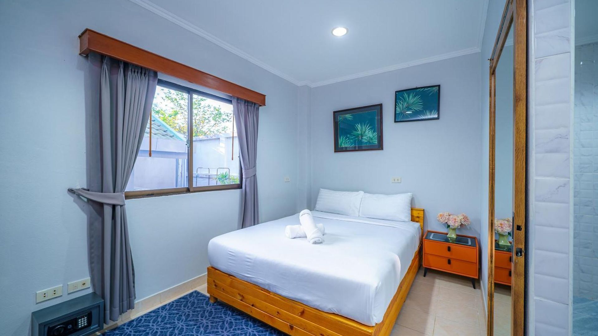 Cozy Gray Garden วิลล่า Pattaya