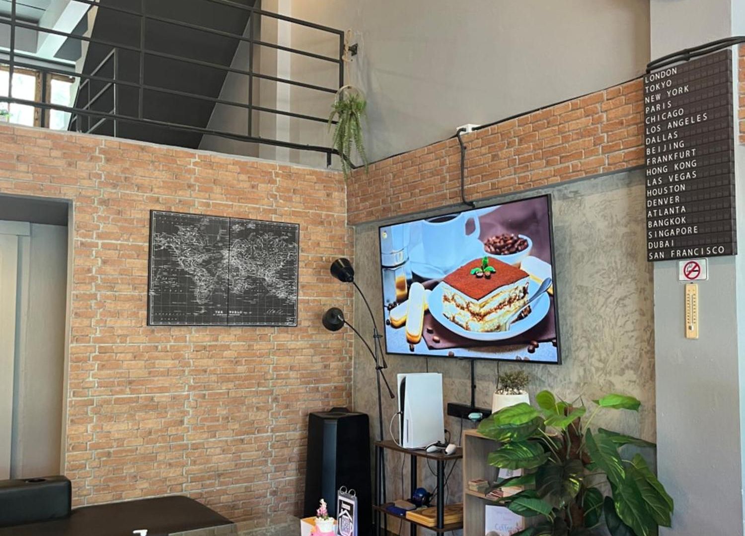 ที่พัก Friends Station & Cafe *