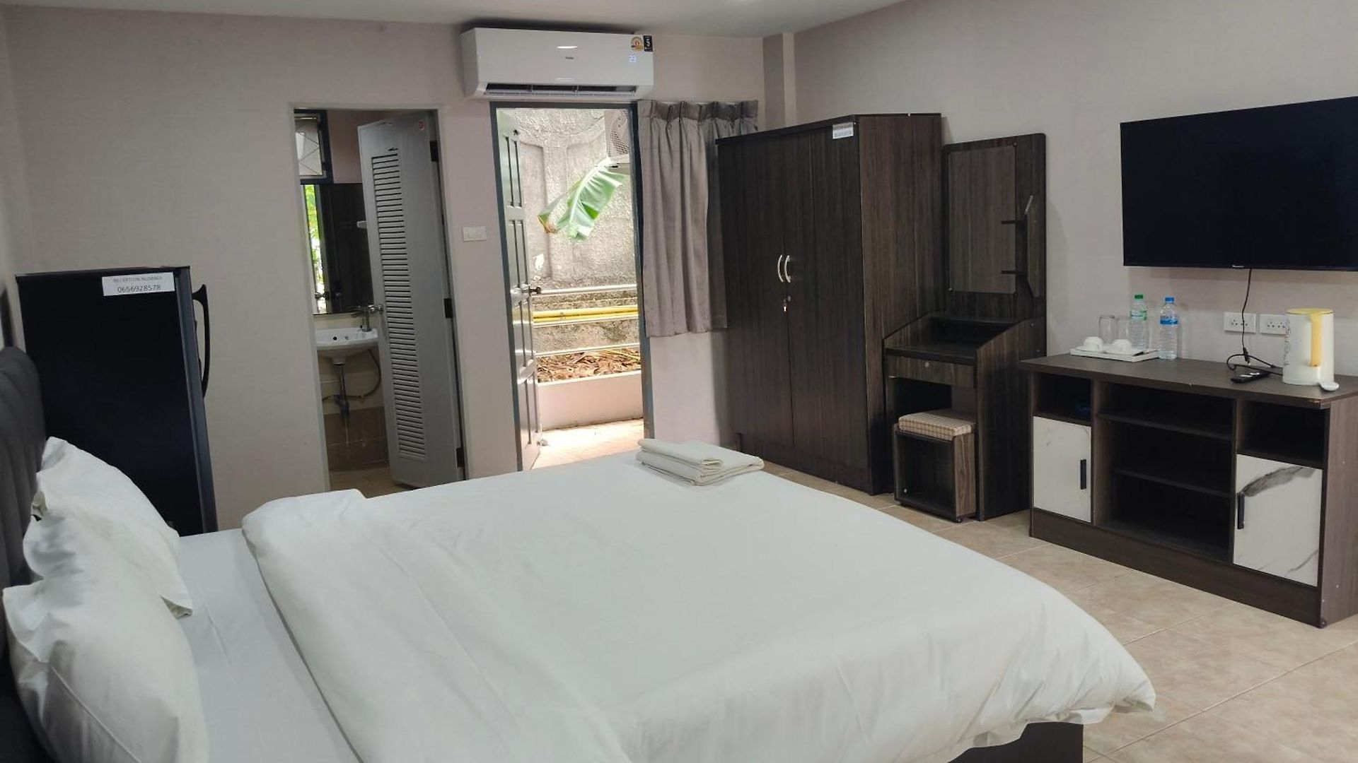 Dj Residency And Pool Party โรงแรม 3*