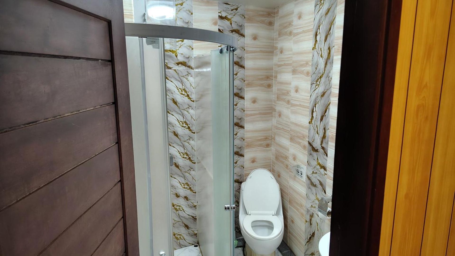 โรงแรม Priory Hillside