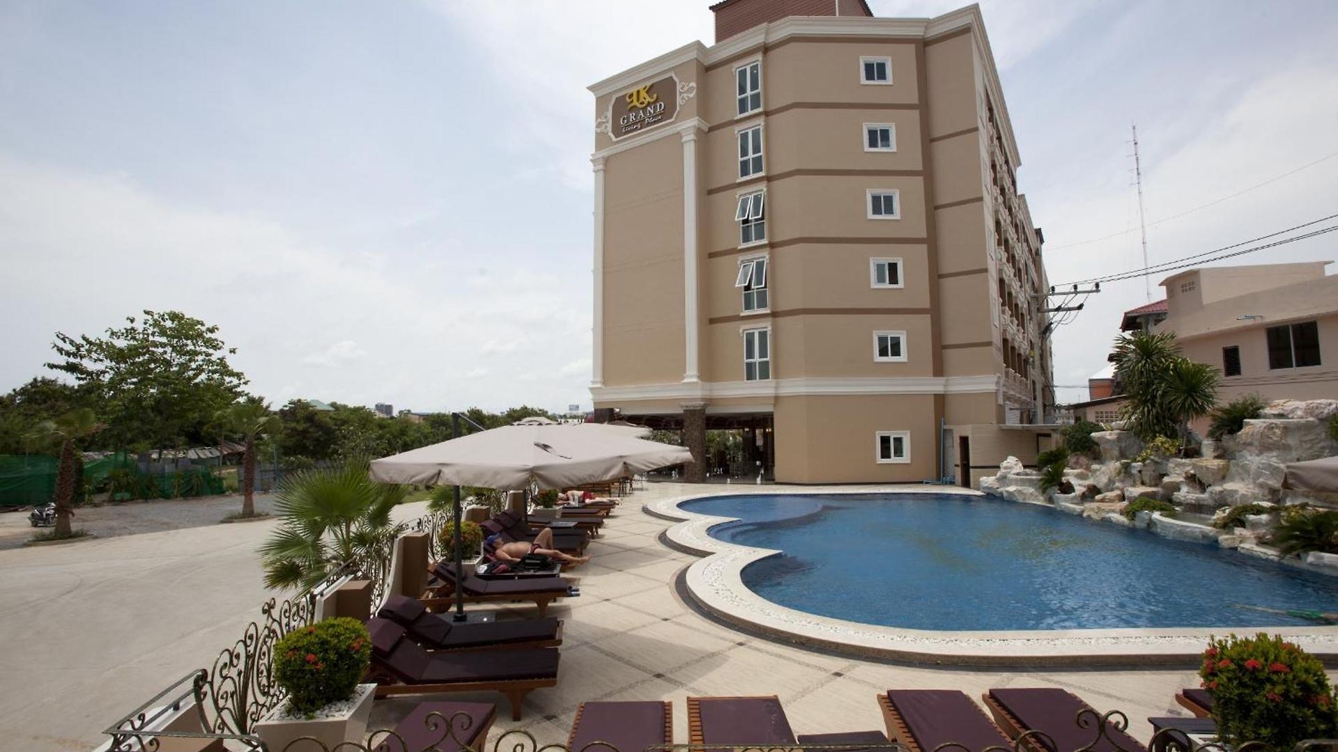 โรงแรม Lk Grand Living Place