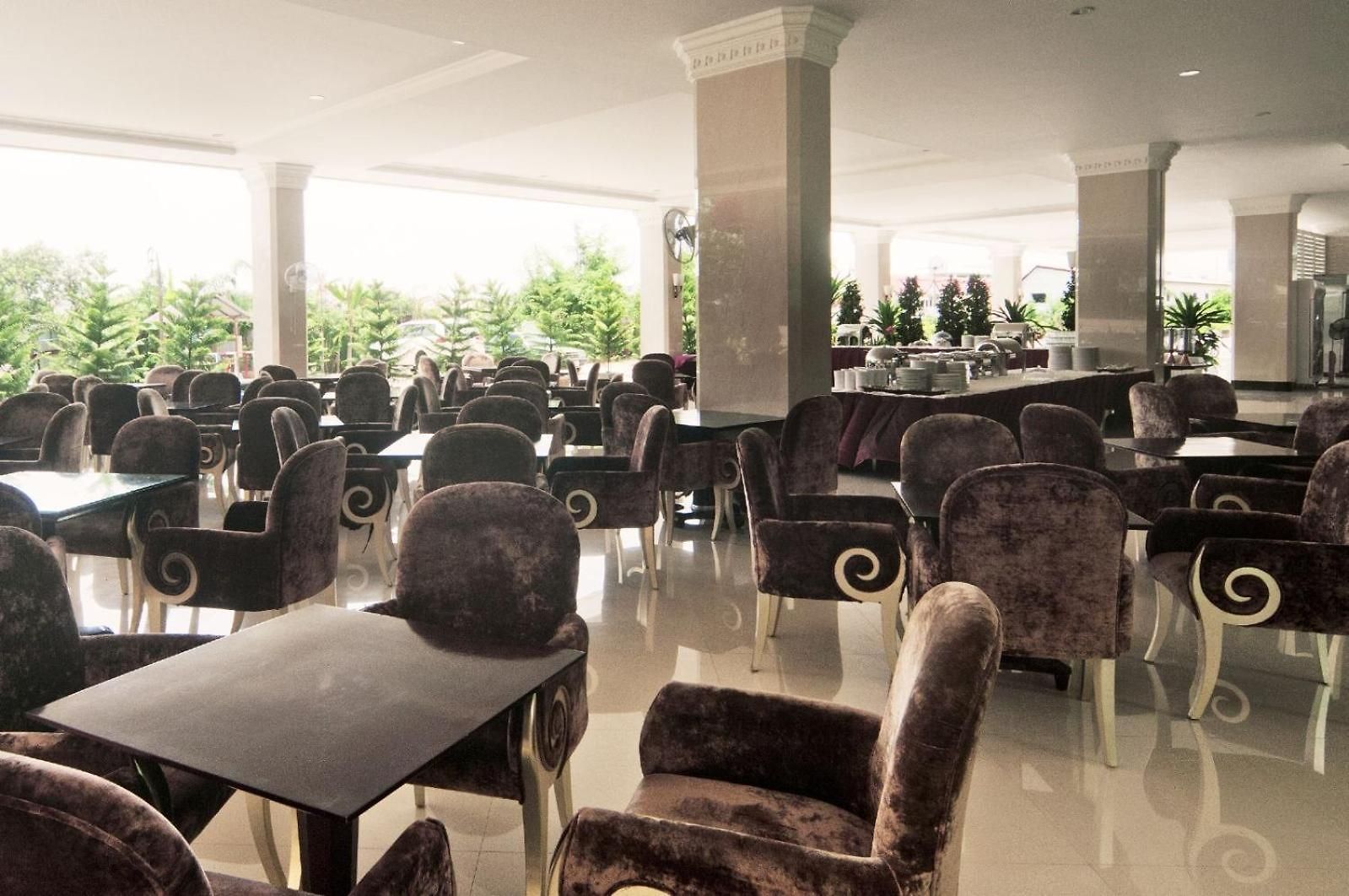 Lk Grand Living Place โรงแรม 4*