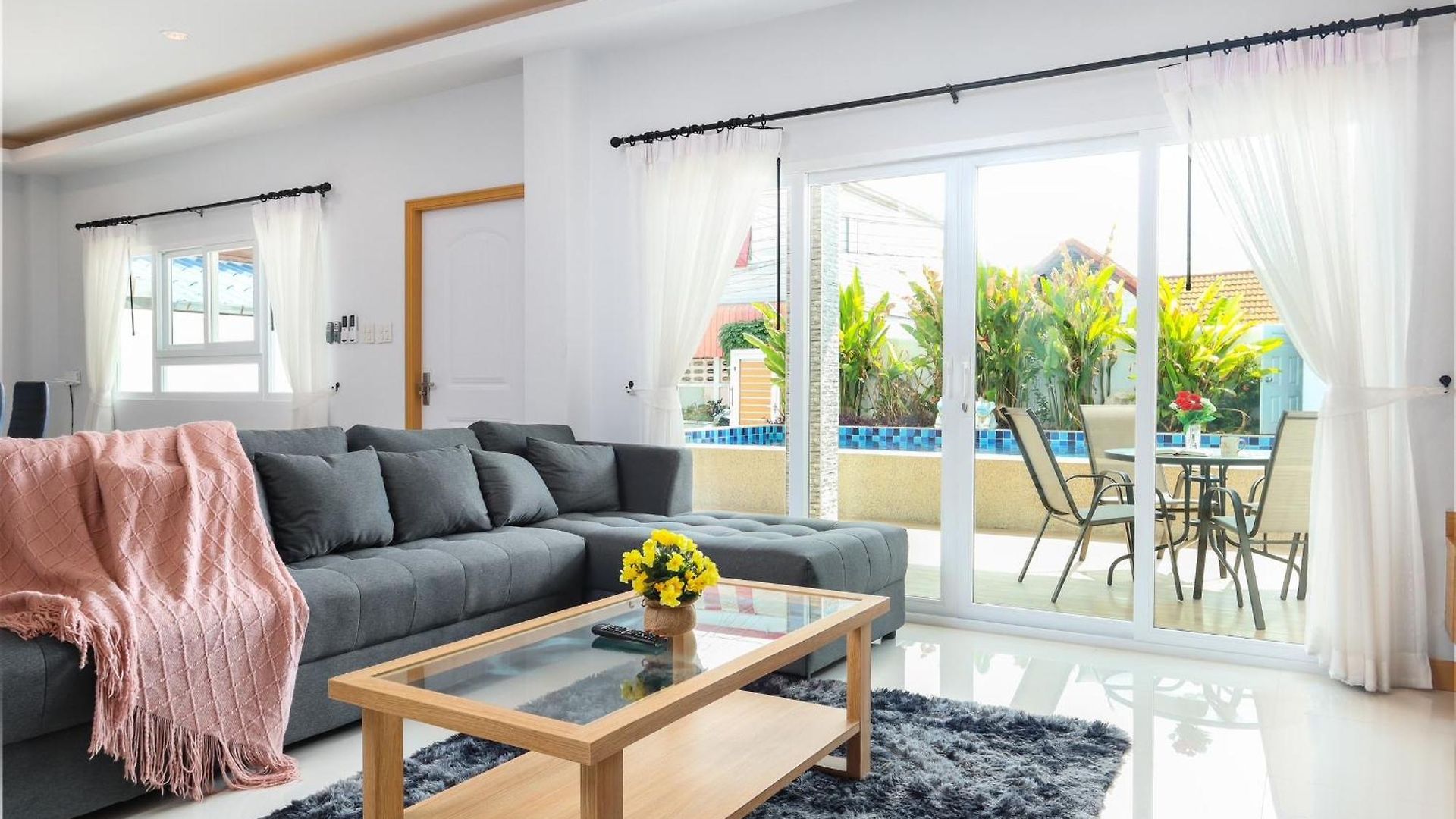 Luxury Villa, 5br 6ba, Private Pool With Jacuzzi Cityhouse54 วิลล่า Pattaya