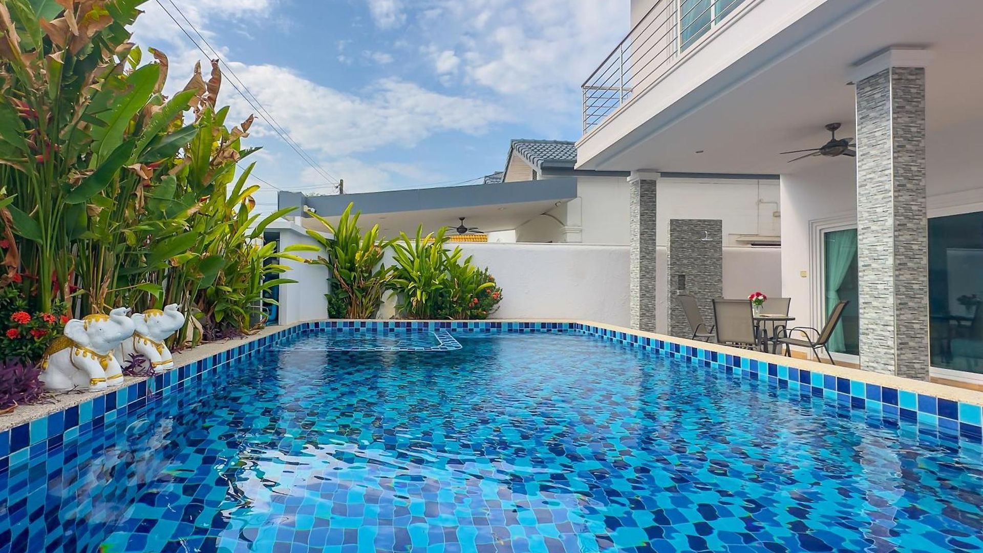 Luxury Villa, 5br 6ba, Private Pool With Jacuzzi Cityhouse54 Pattaya