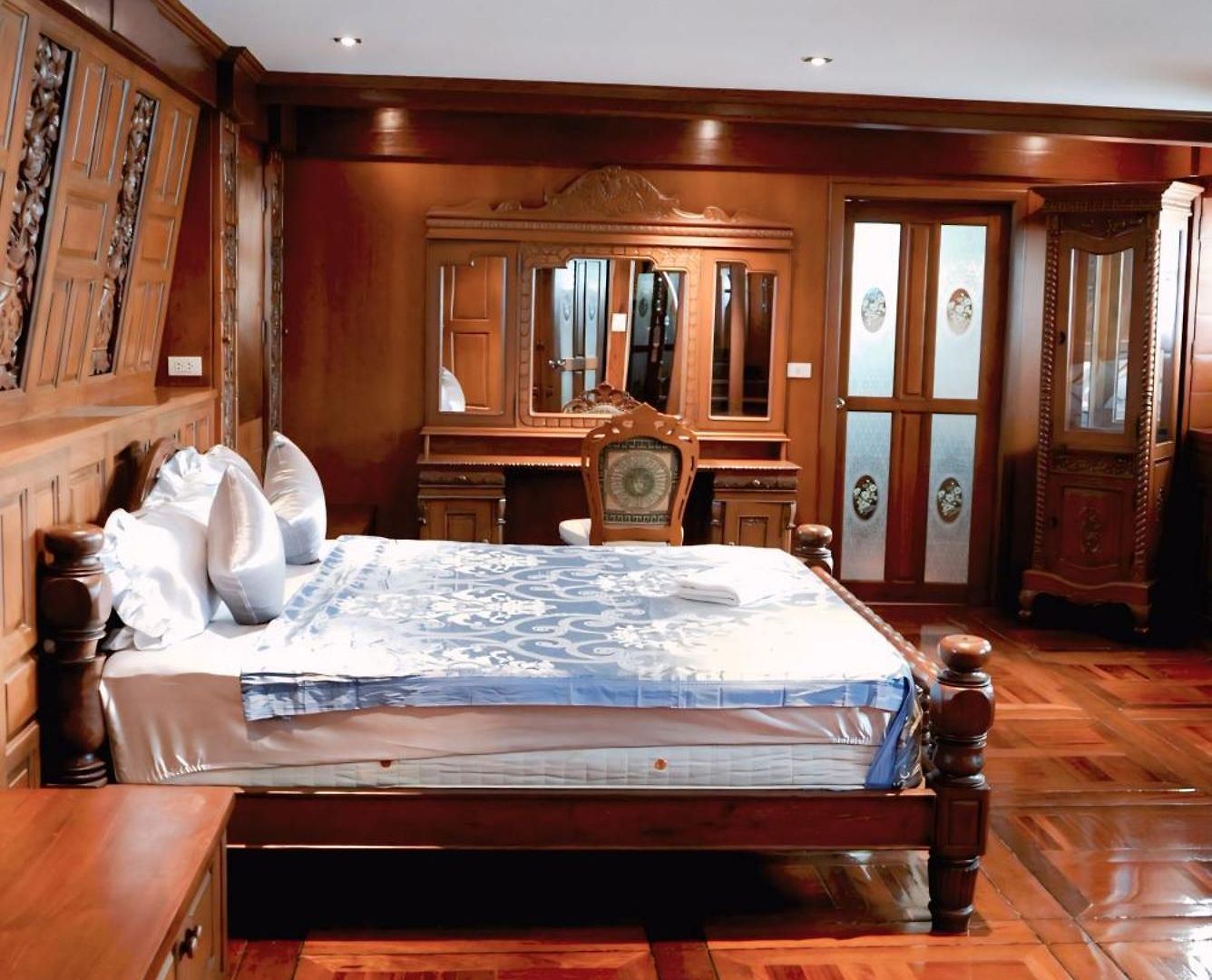 Nautica - 4 Bedroom Luxury Pool With Unique Yacht-house