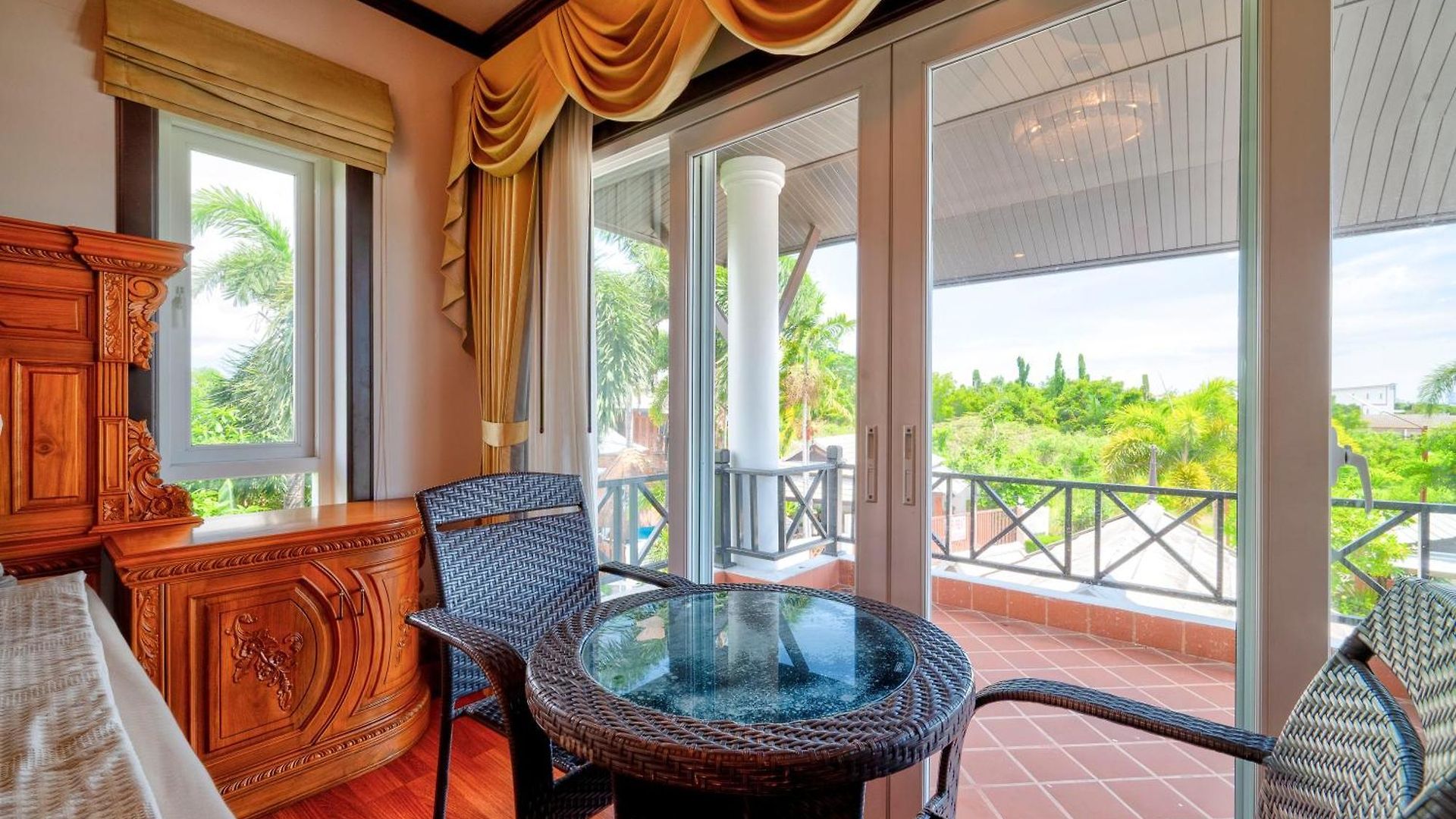 Nautica - 4 Bedroom Luxury Pool With Unique Yacht-house Pattaya