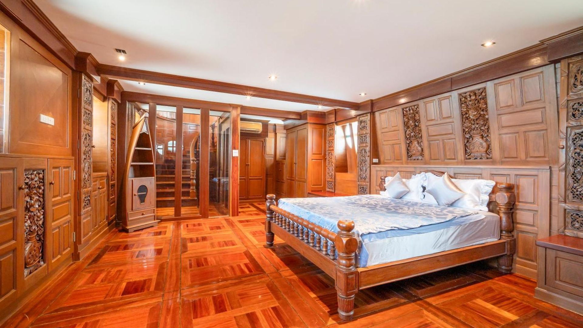 Nautica - 4 Bedroom Luxury Pool With Unique Yacht-house