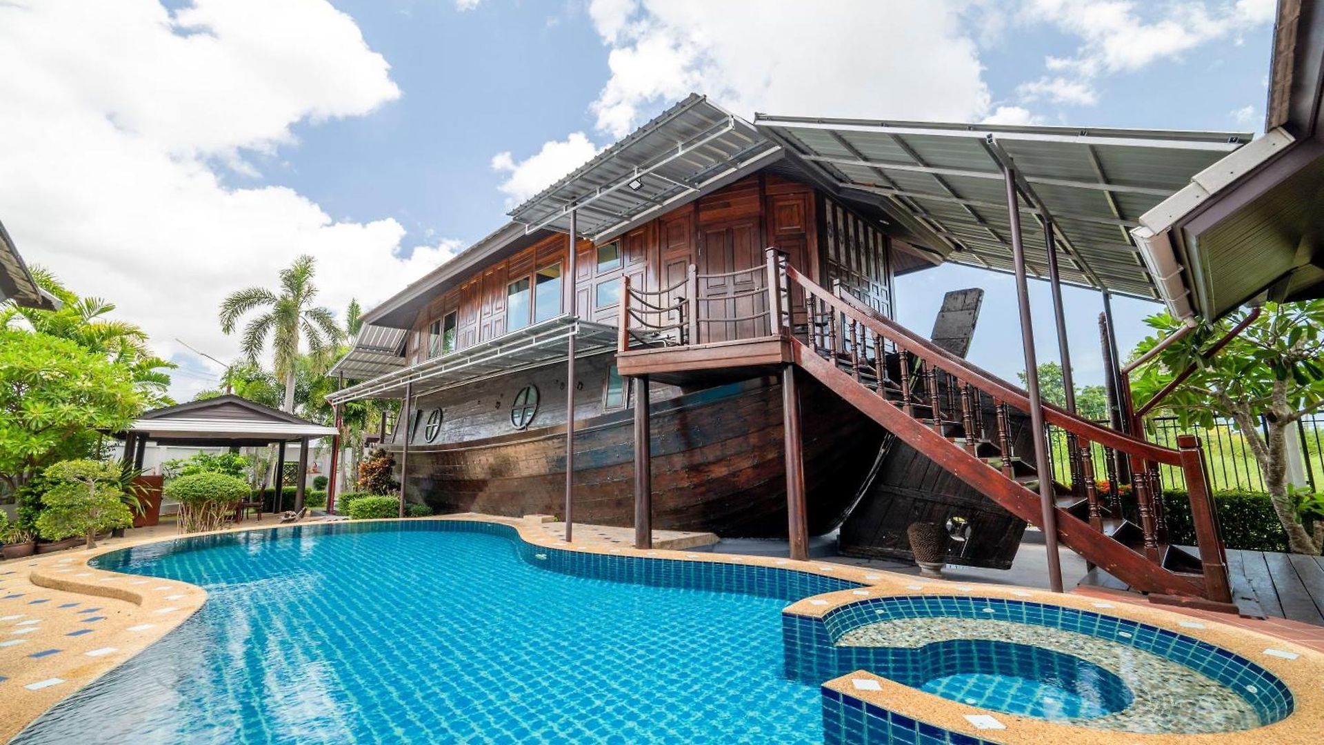 Nautica - 4 Bedroom Luxury Pool With Unique Yacht-house วิลล่า