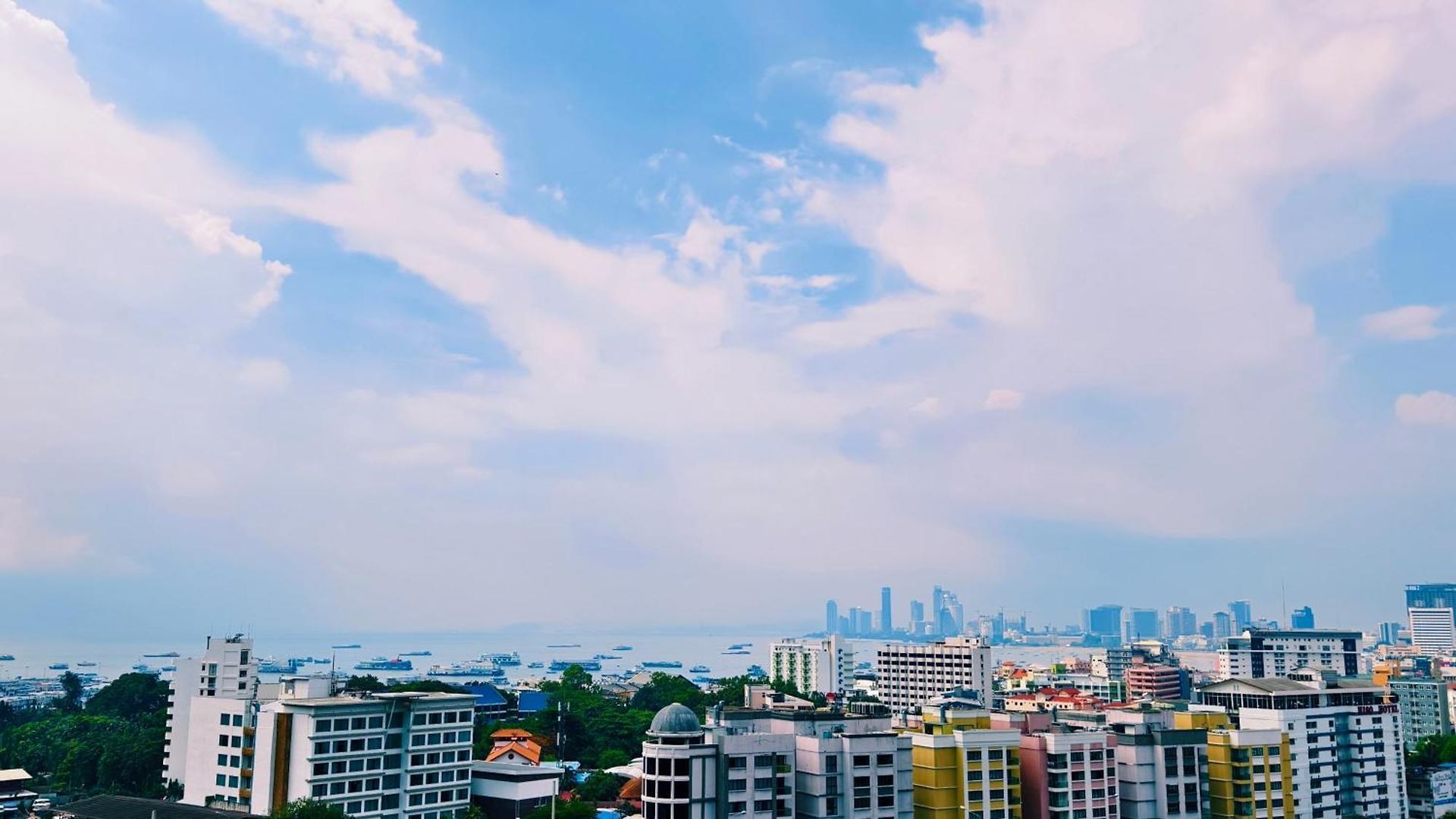 อพาร์ทเม้น Unixx Delux View Near Walking Street