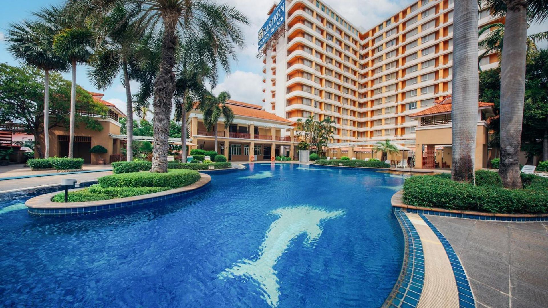 โรงแรม อีสเทิร์นแกรนด์พาเลซ