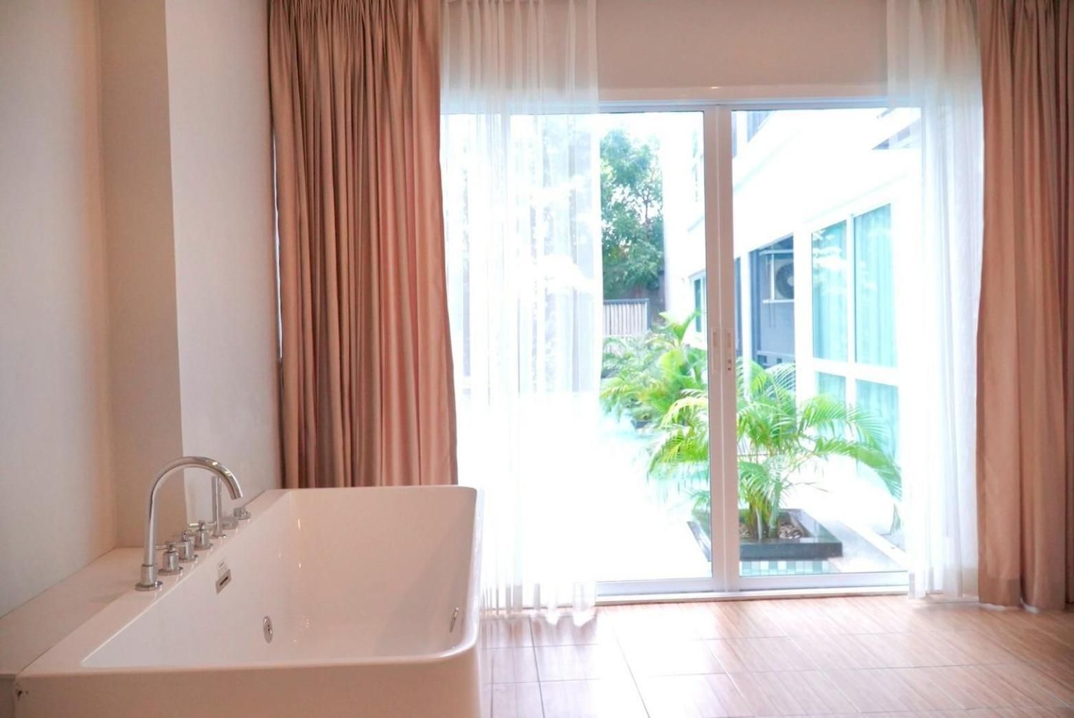 โรงแรม D Eco Wellness Center 5*