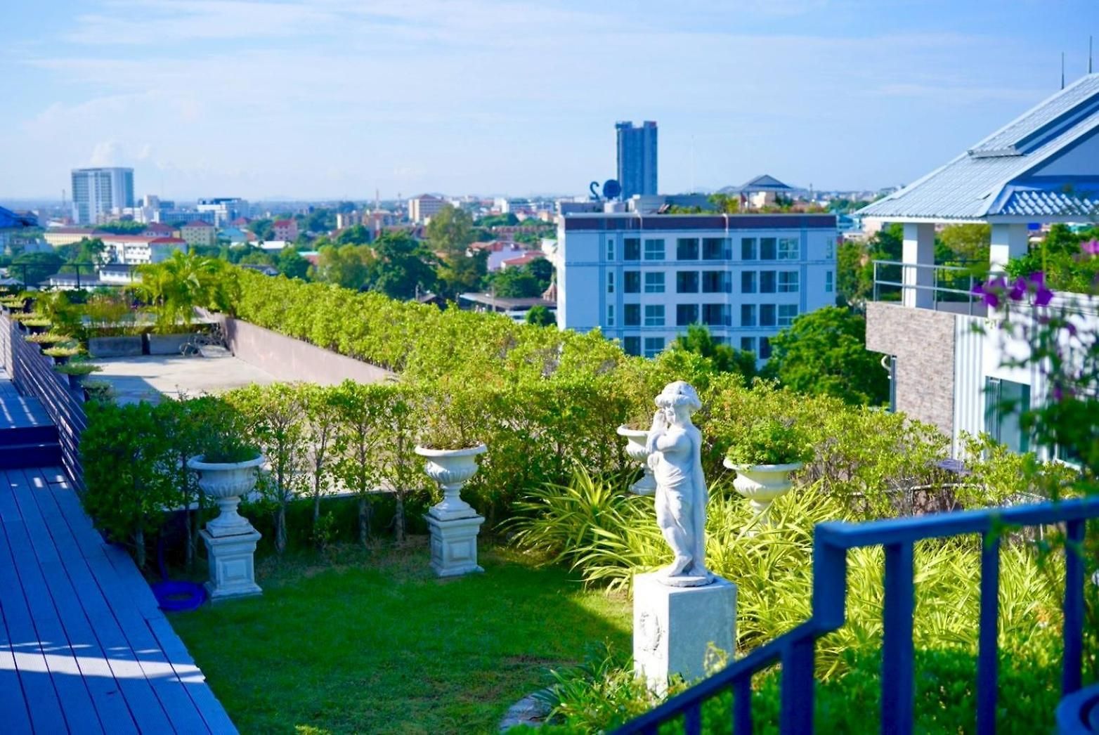 โรงแรม D Eco Wellness Center 5*