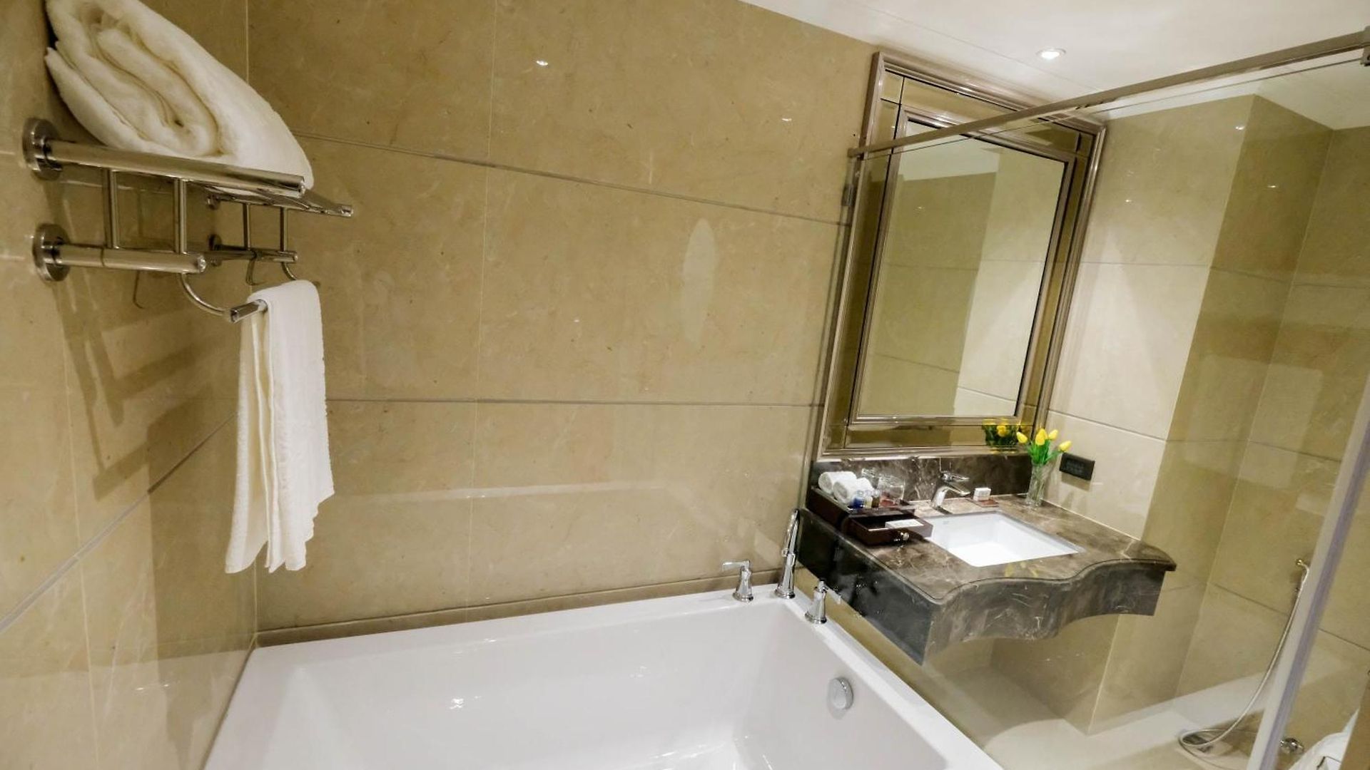 Lk Grand Empire 5* Pattaya