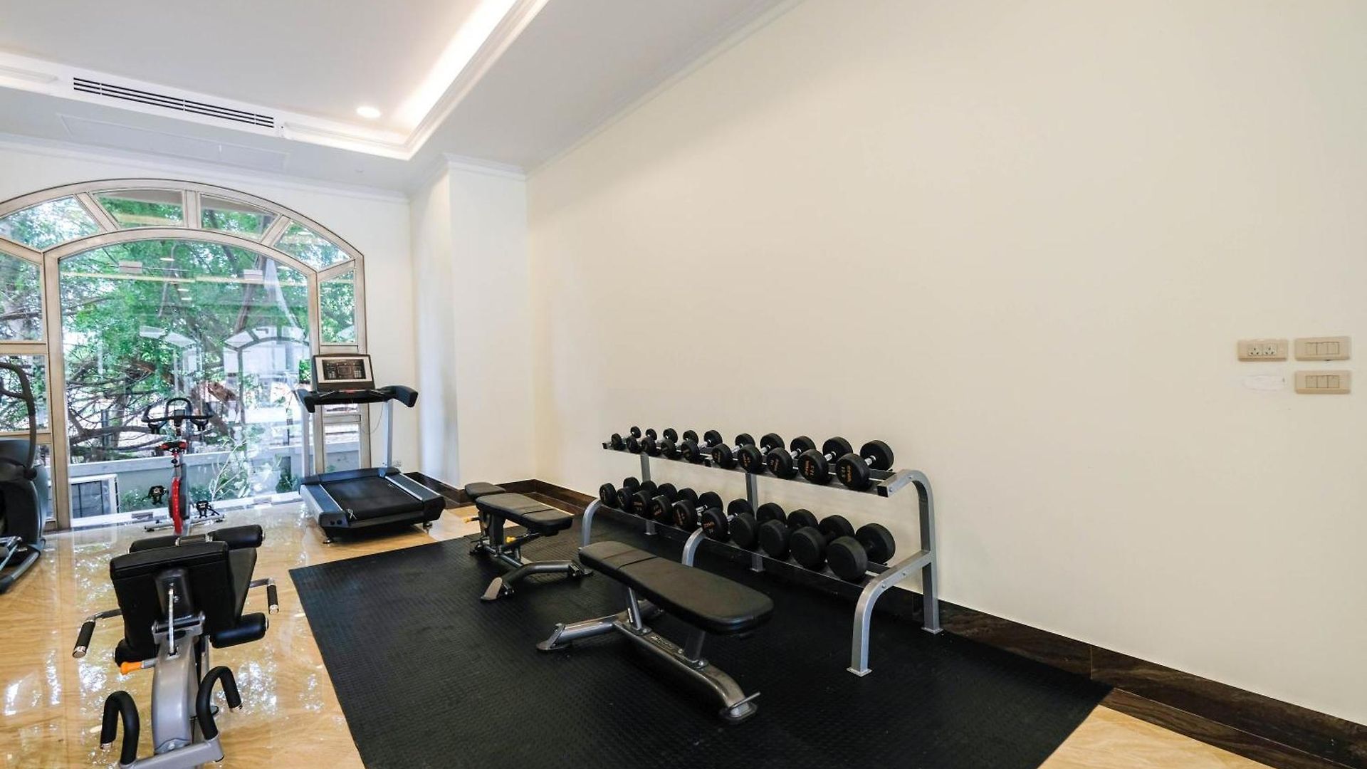โรงแรม Lk Grand Empire 5*