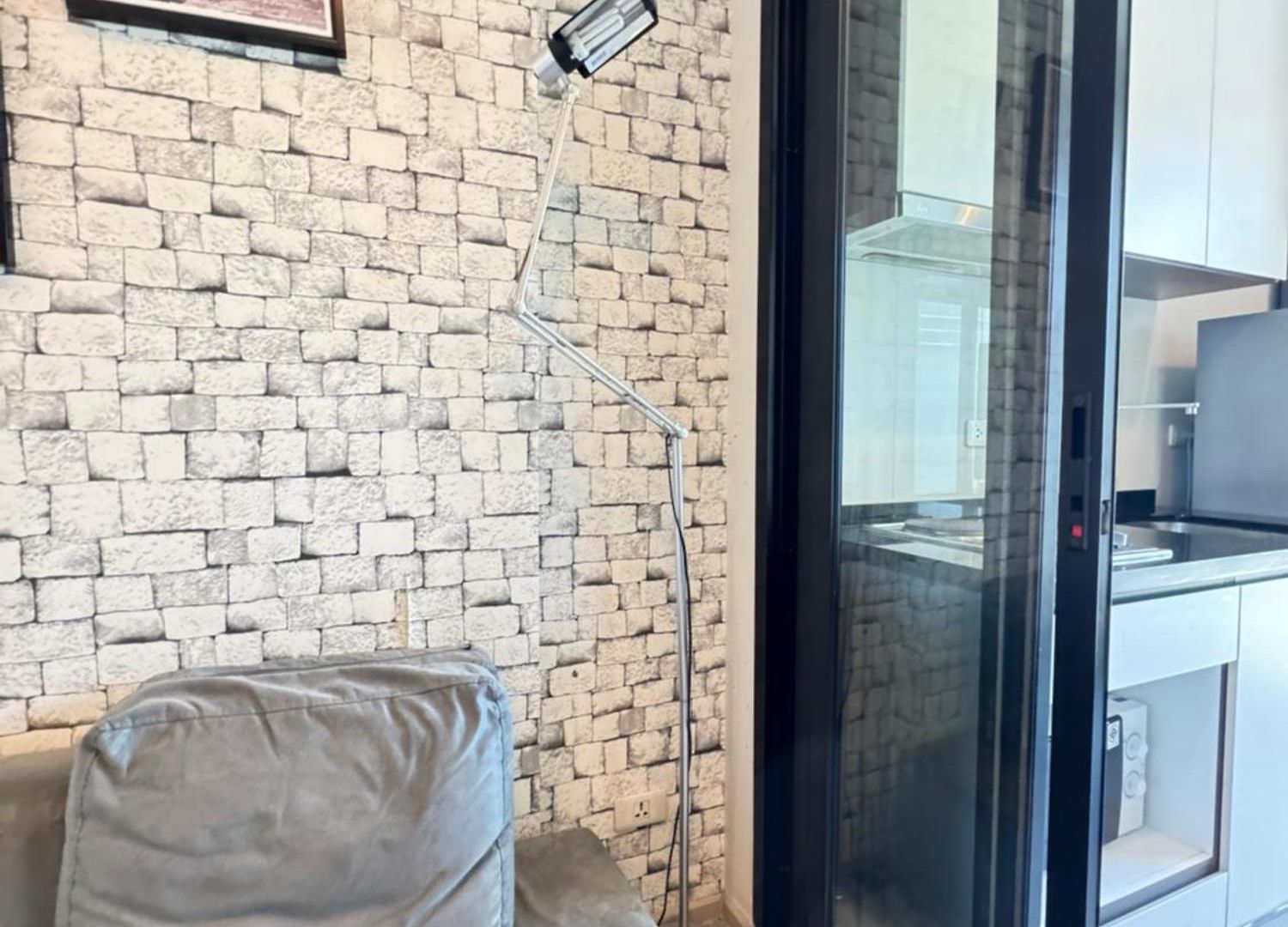 芭提雅市中心the Base 高端公寓酒店 *