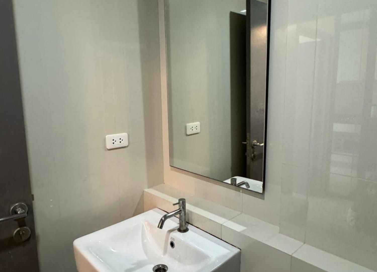 芭提雅市中心the Base 高端公寓酒店 Apartment Pattaya