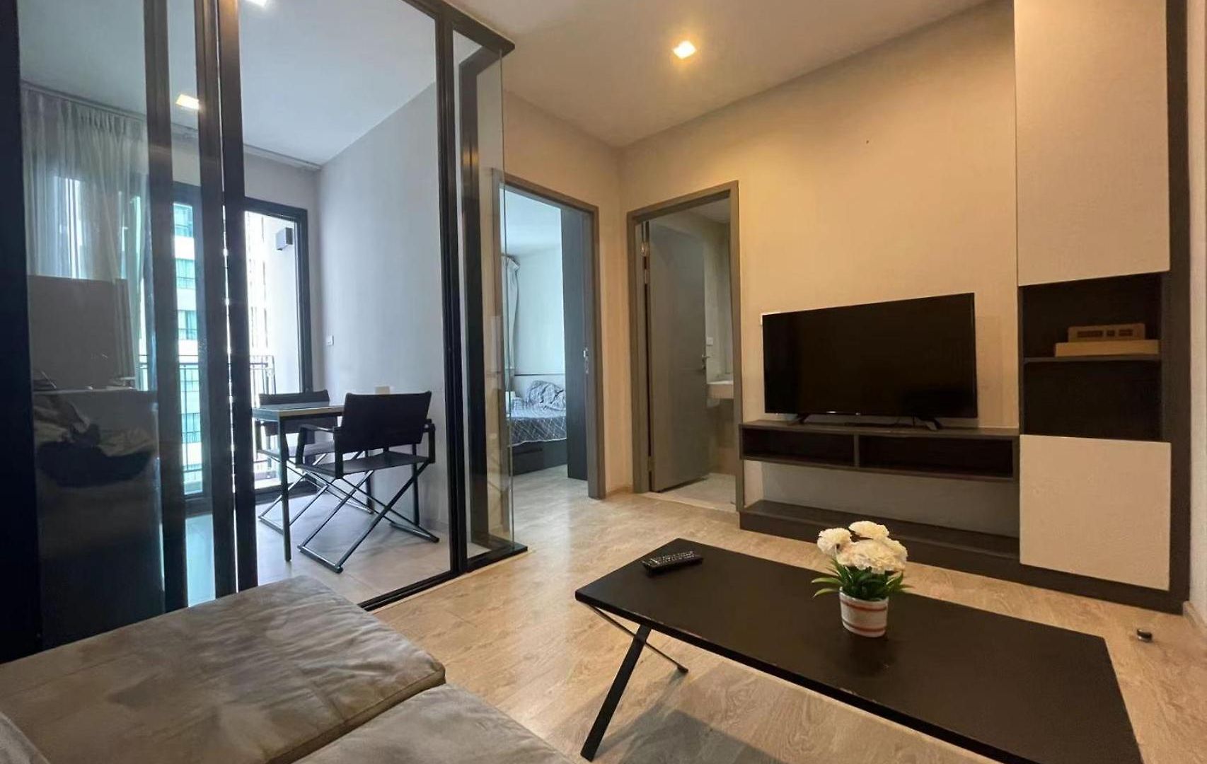 芭提雅市中心the Base 高端公寓酒店 Pattaya