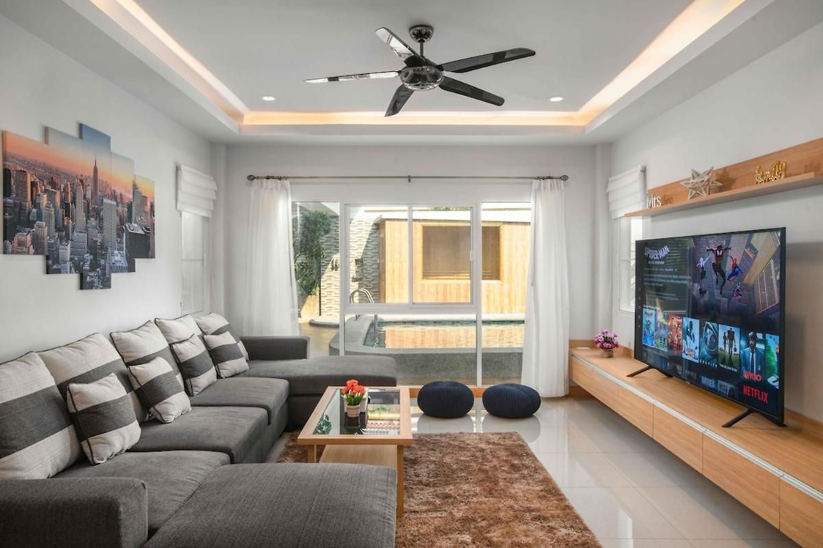 Center Pool 6br 14 Persons Sauna Pool Table Karaoke Bbq วิลล่า Pattaya