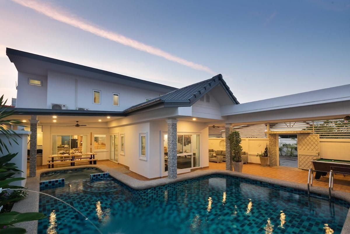 วิลล่า Center Pool 6br 14 Persons Sauna Pool Table Karaoke Bbq