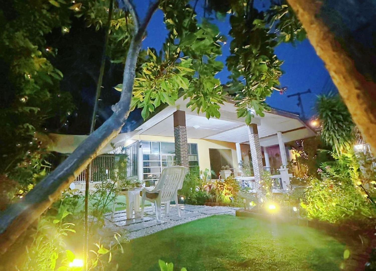Sun And Moon House *