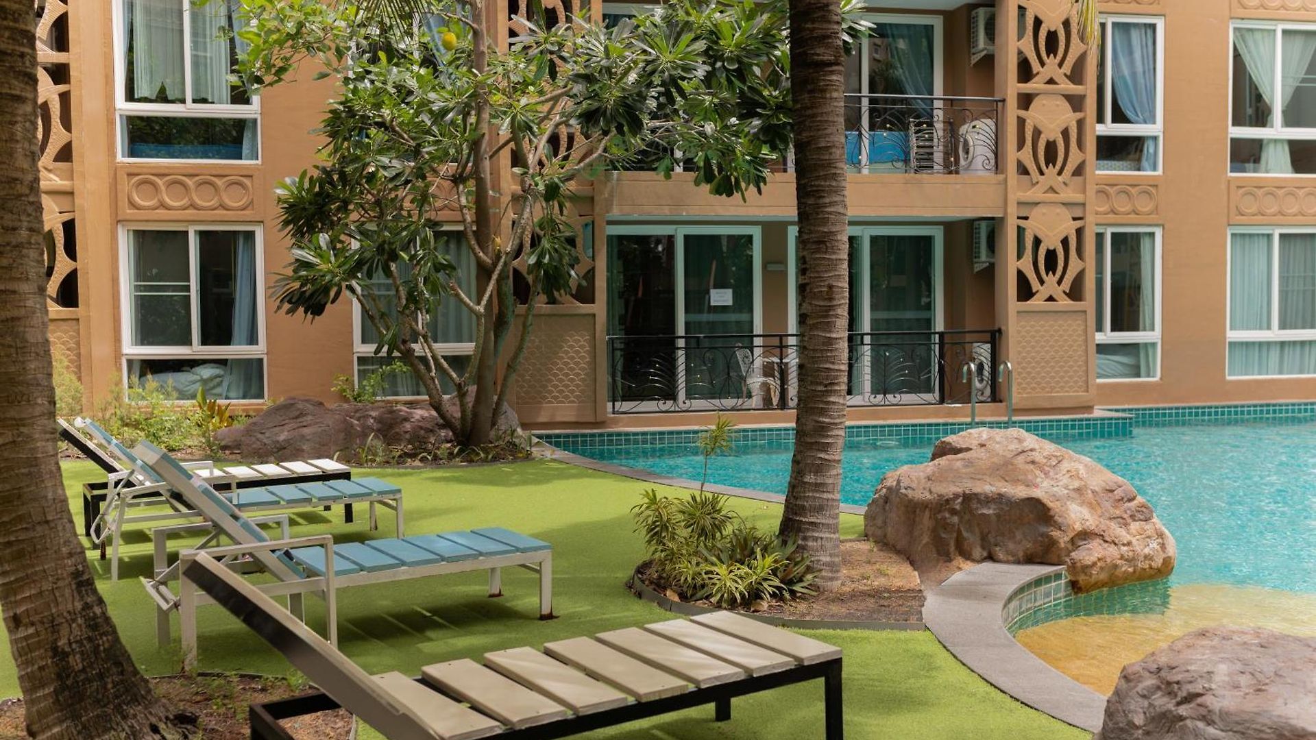 Atlantis Apartment
