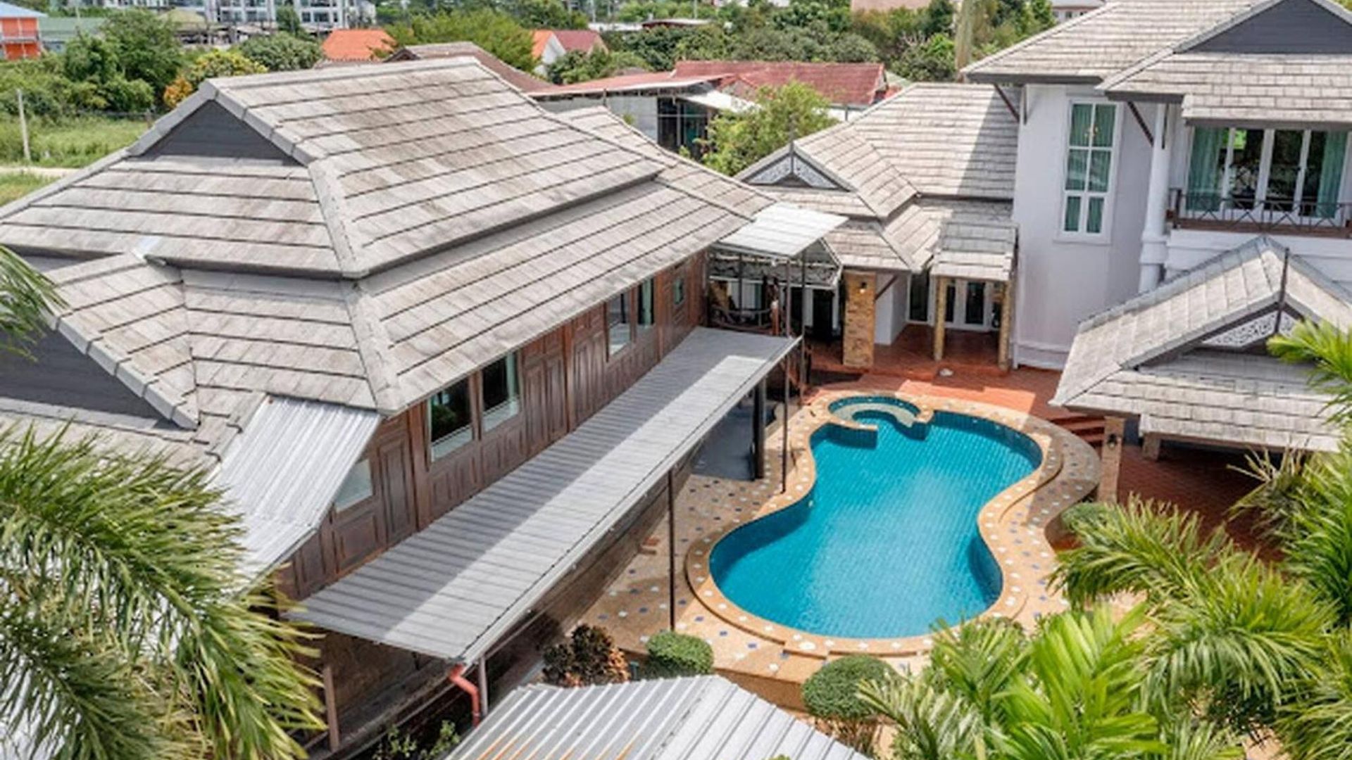 Luxury Iconic Royal Boat Pool North *