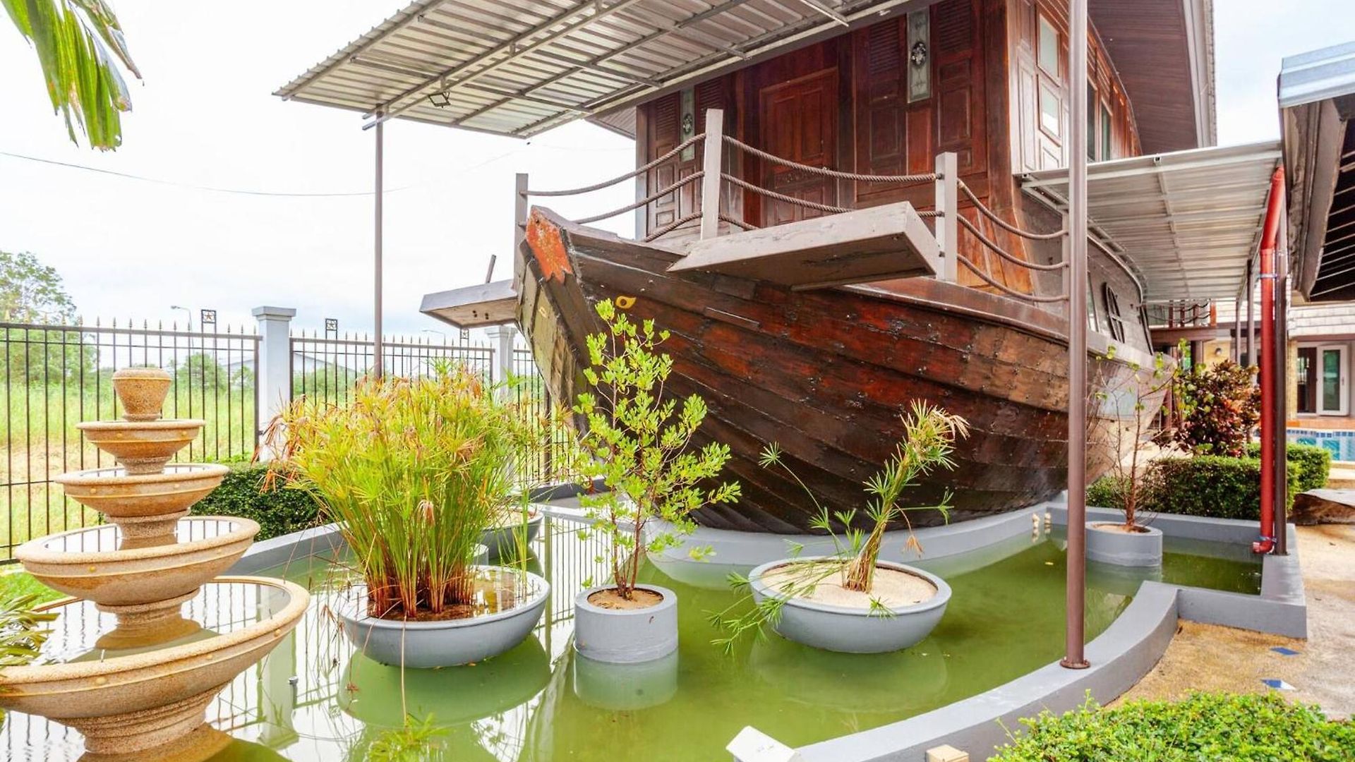 วิลล่า Luxury Iconic Royal Boat Pool North