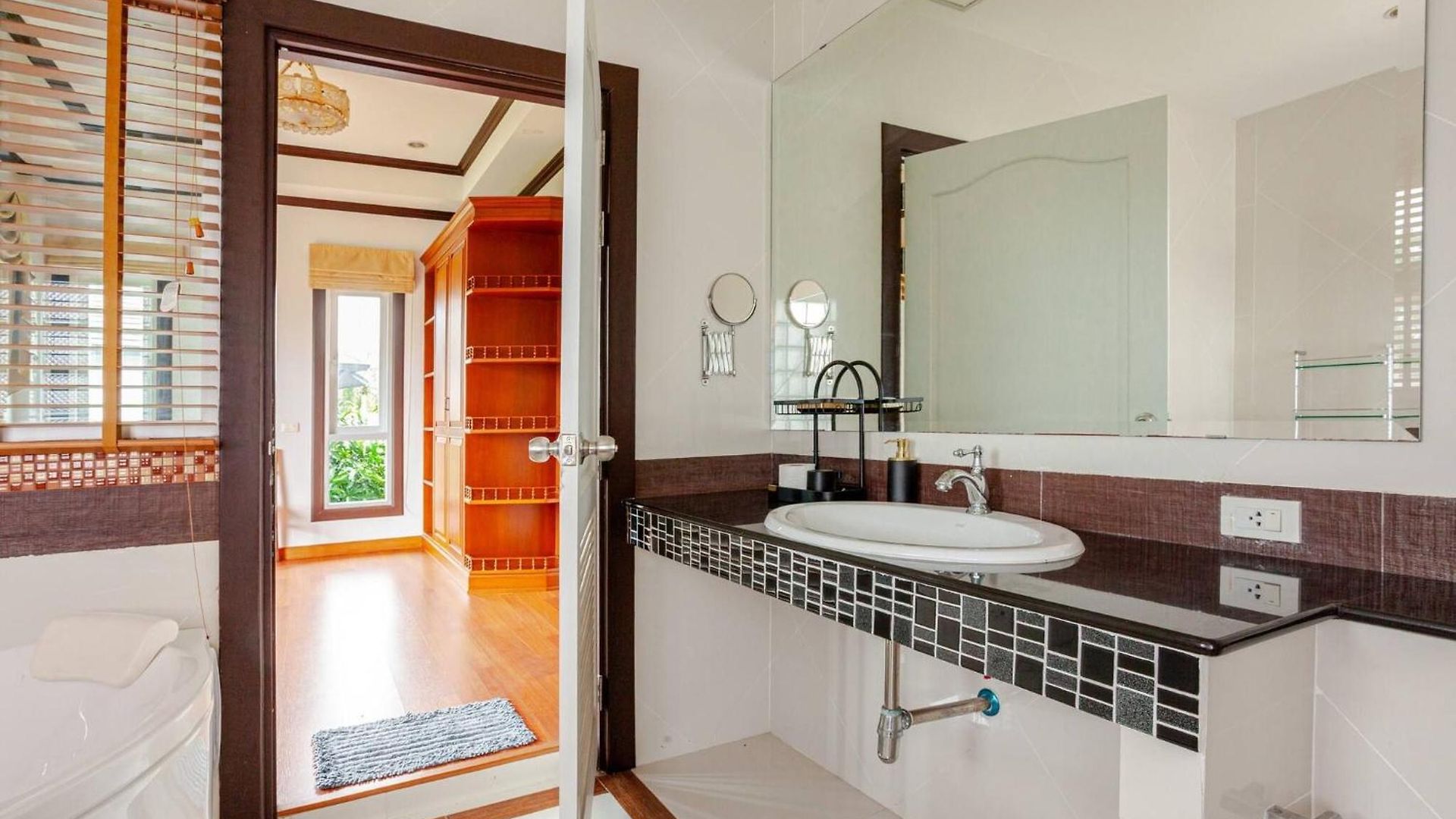 Luxury Iconic Royal Boat Pool North * Pattaya