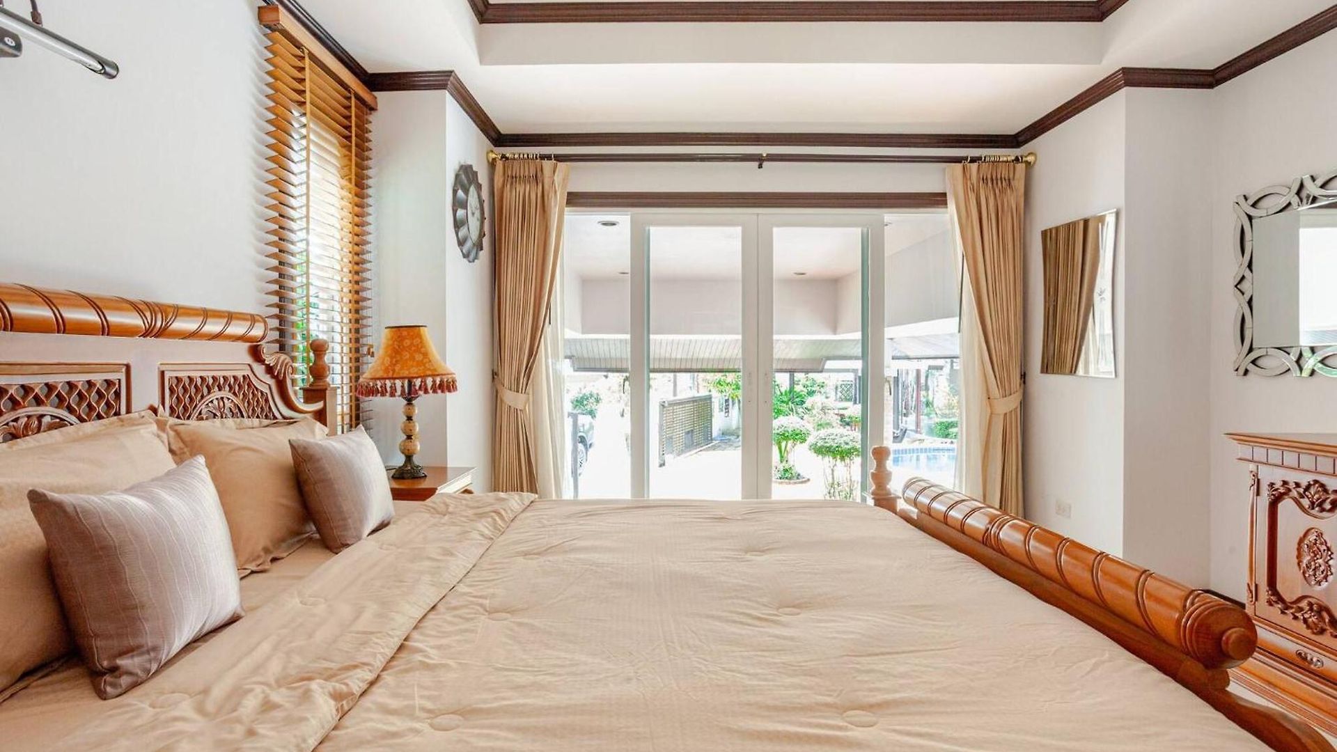 Luxury Iconic Royal Boat Pool North วิลล่า Pattaya