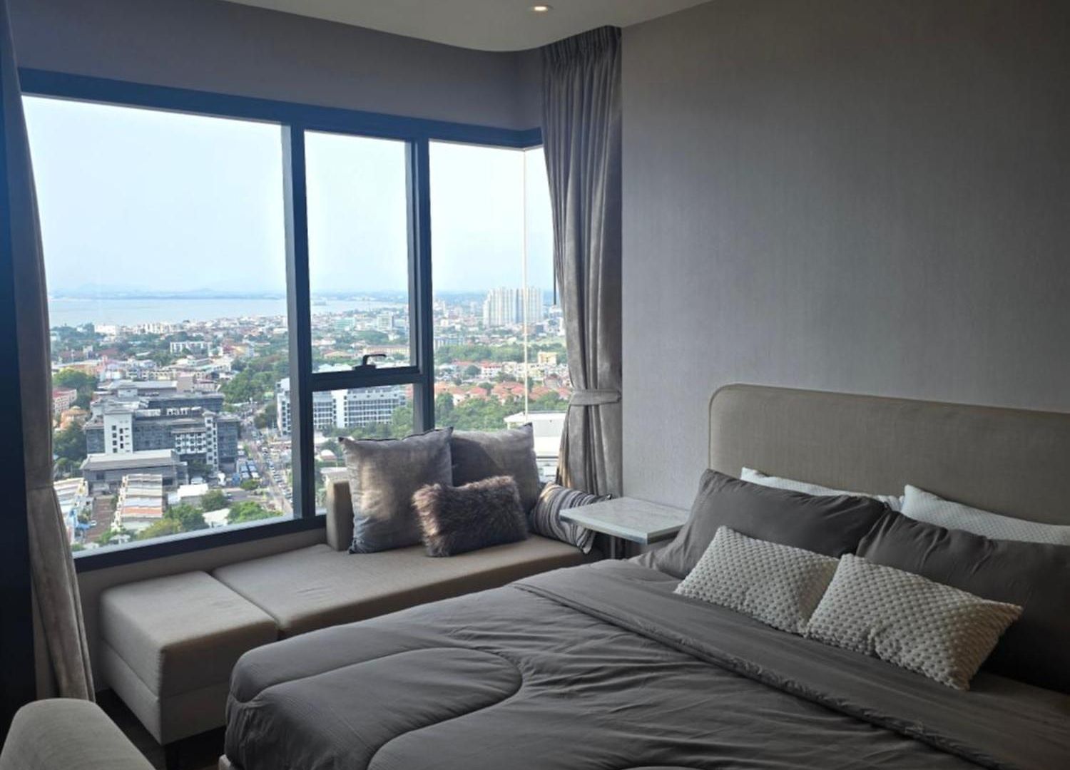 อพาร์ทเม้น Once 25th Floor With Sea View Pattaya
