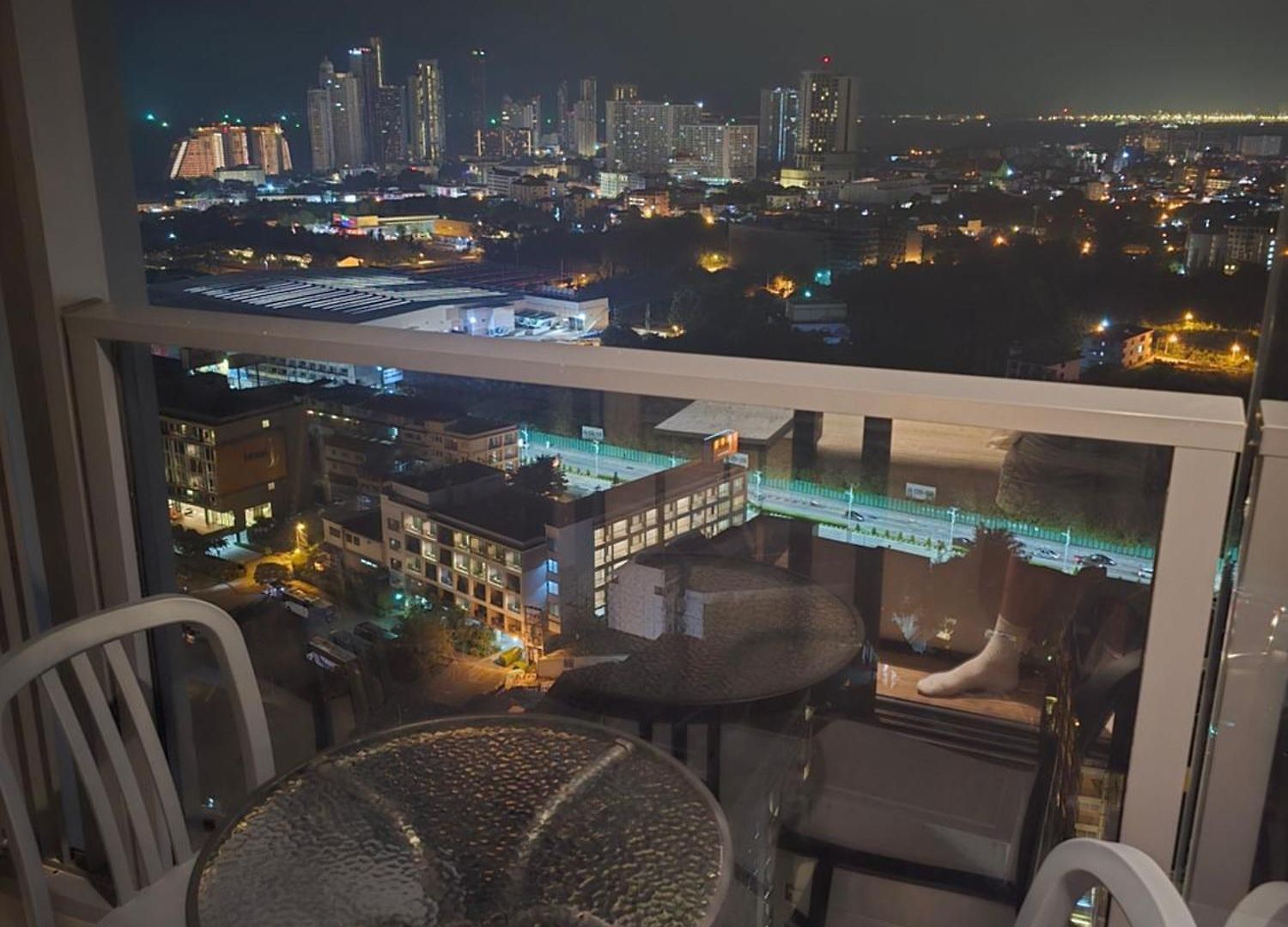 Once 25th Floor With Sea View