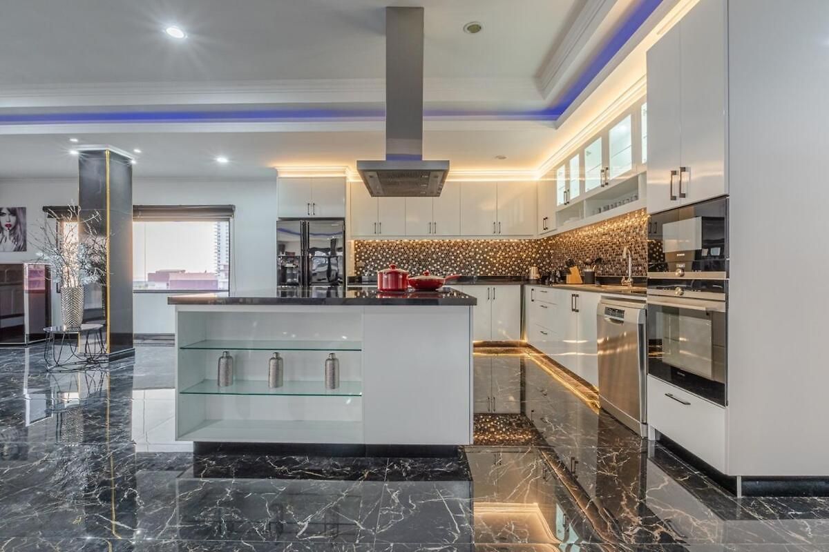 Pratumnak Penthouse X Monthstayz Thailand อพาร์ทเม้น