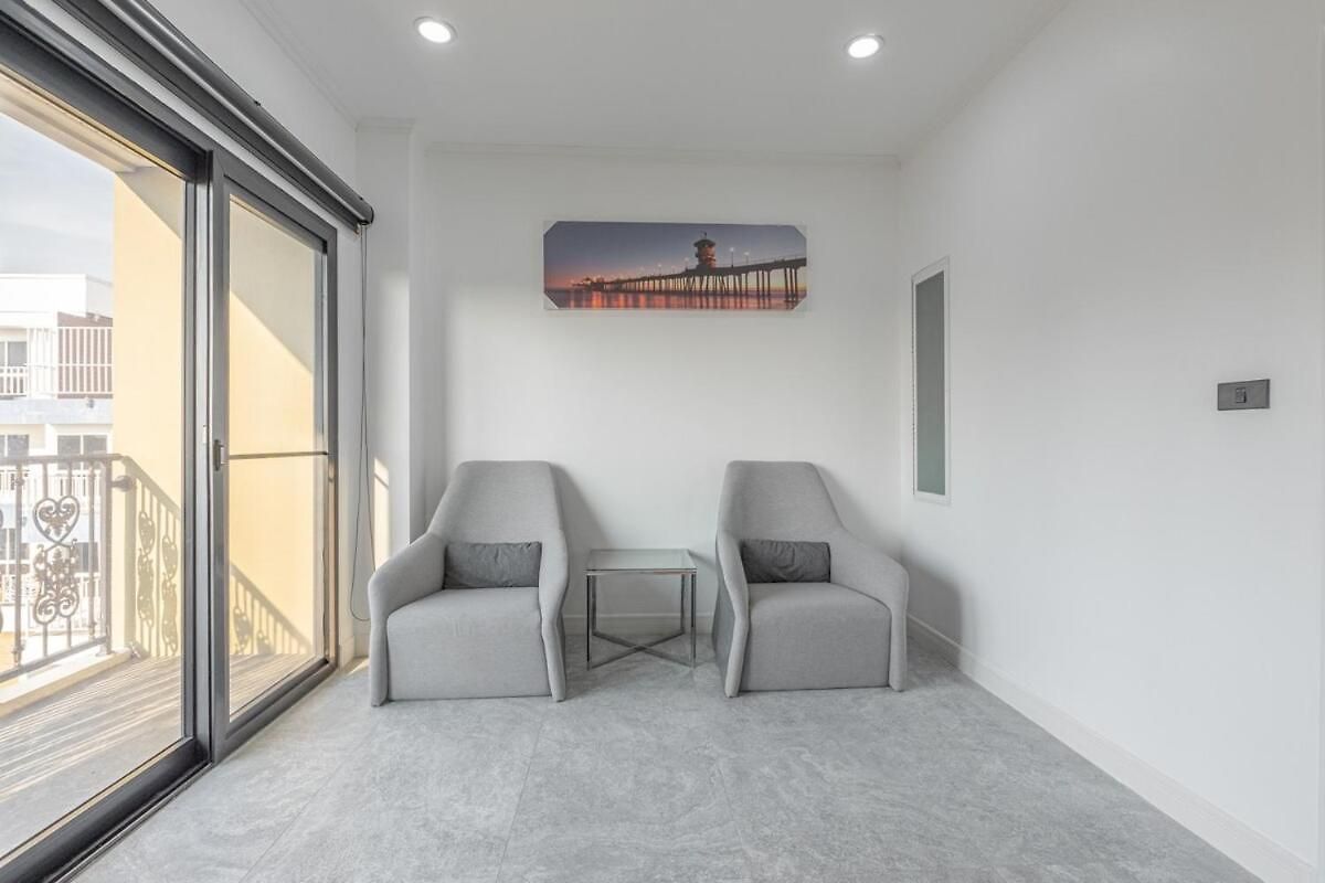 อพาร์ทเม้น Pratumnak Penthouse X Monthstayz Thailand