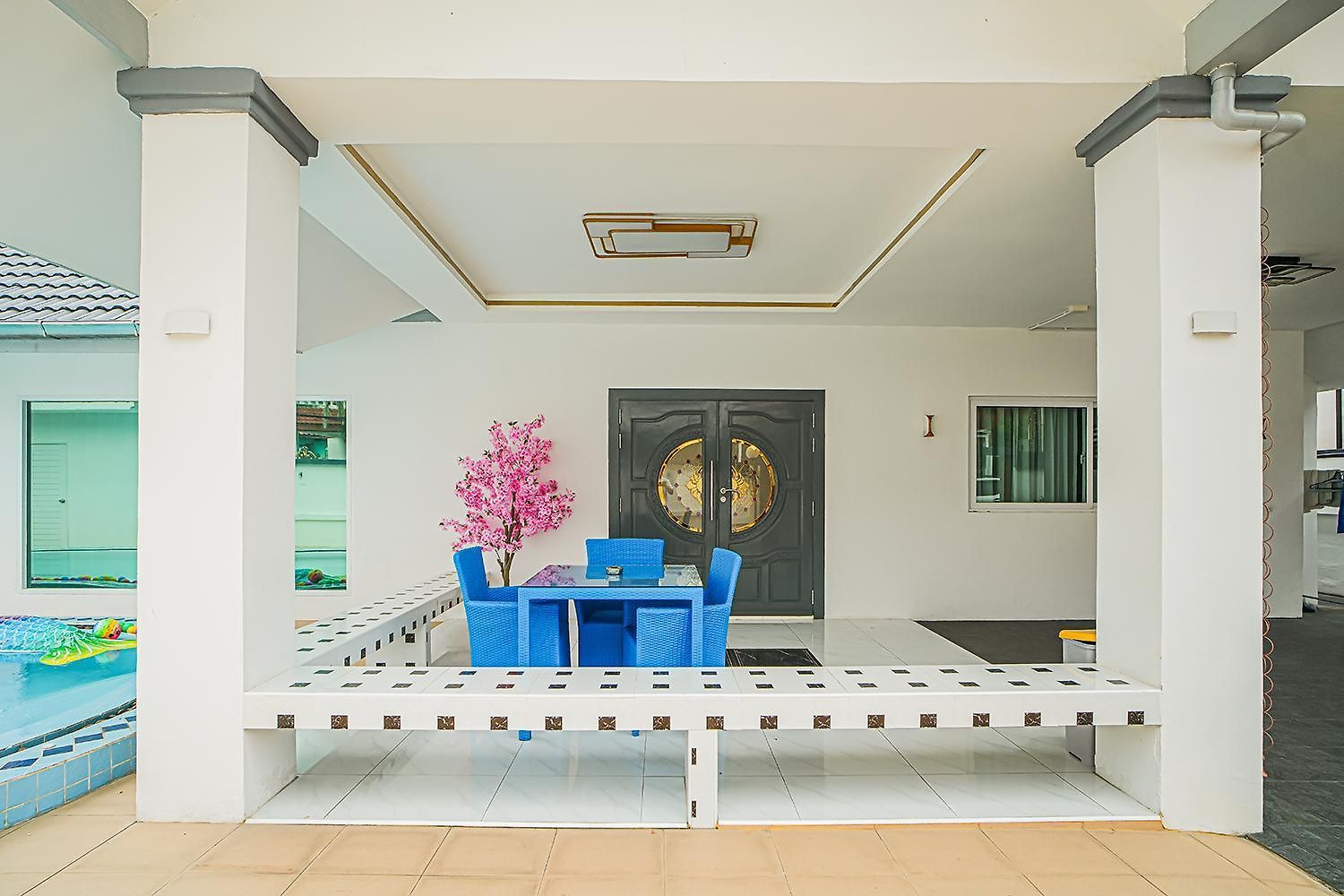 Daisy Pool วิลล่า