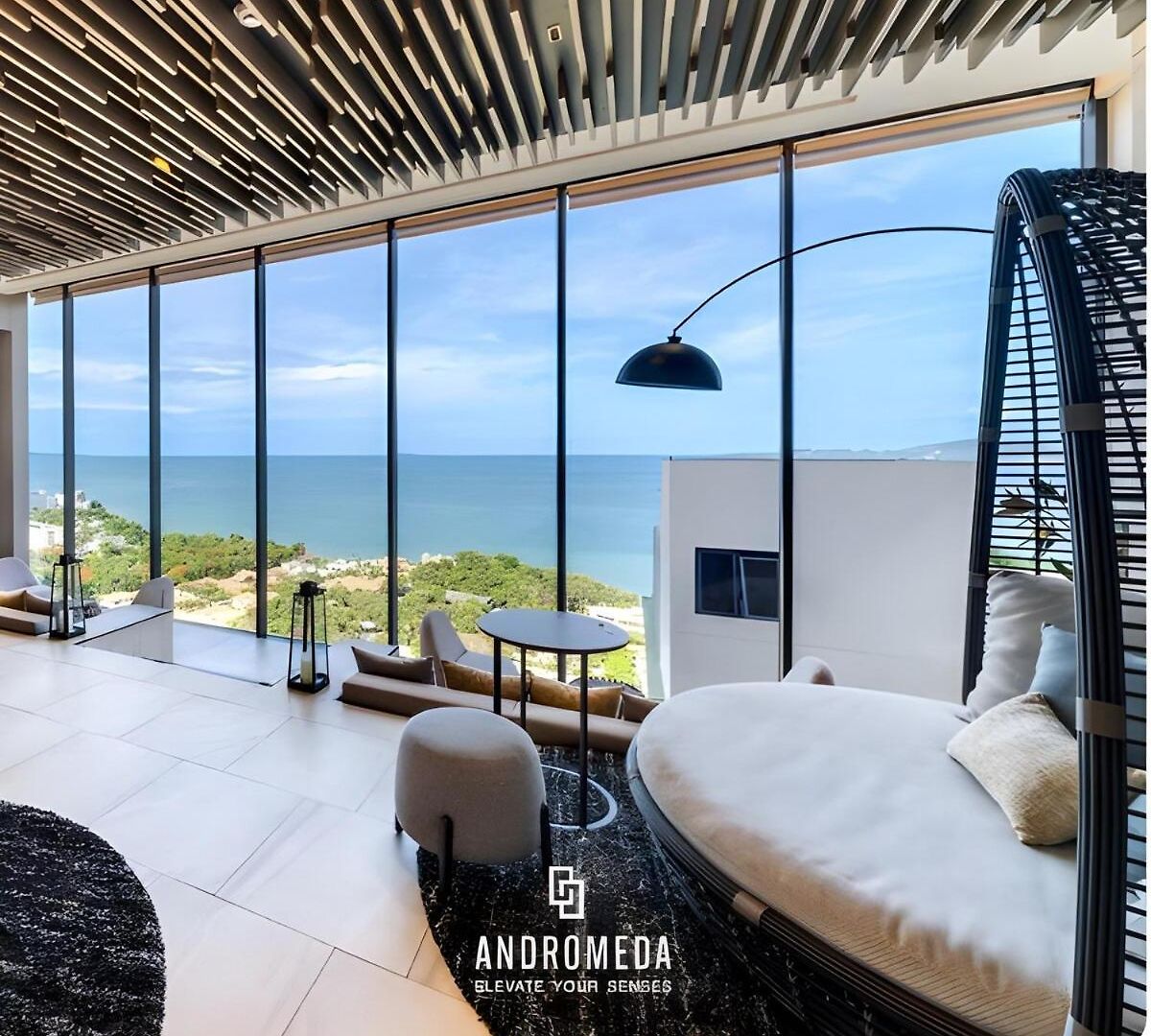 อพาร์ทเม้น High Floor Beachfront 1 Bedroom With Scenic View